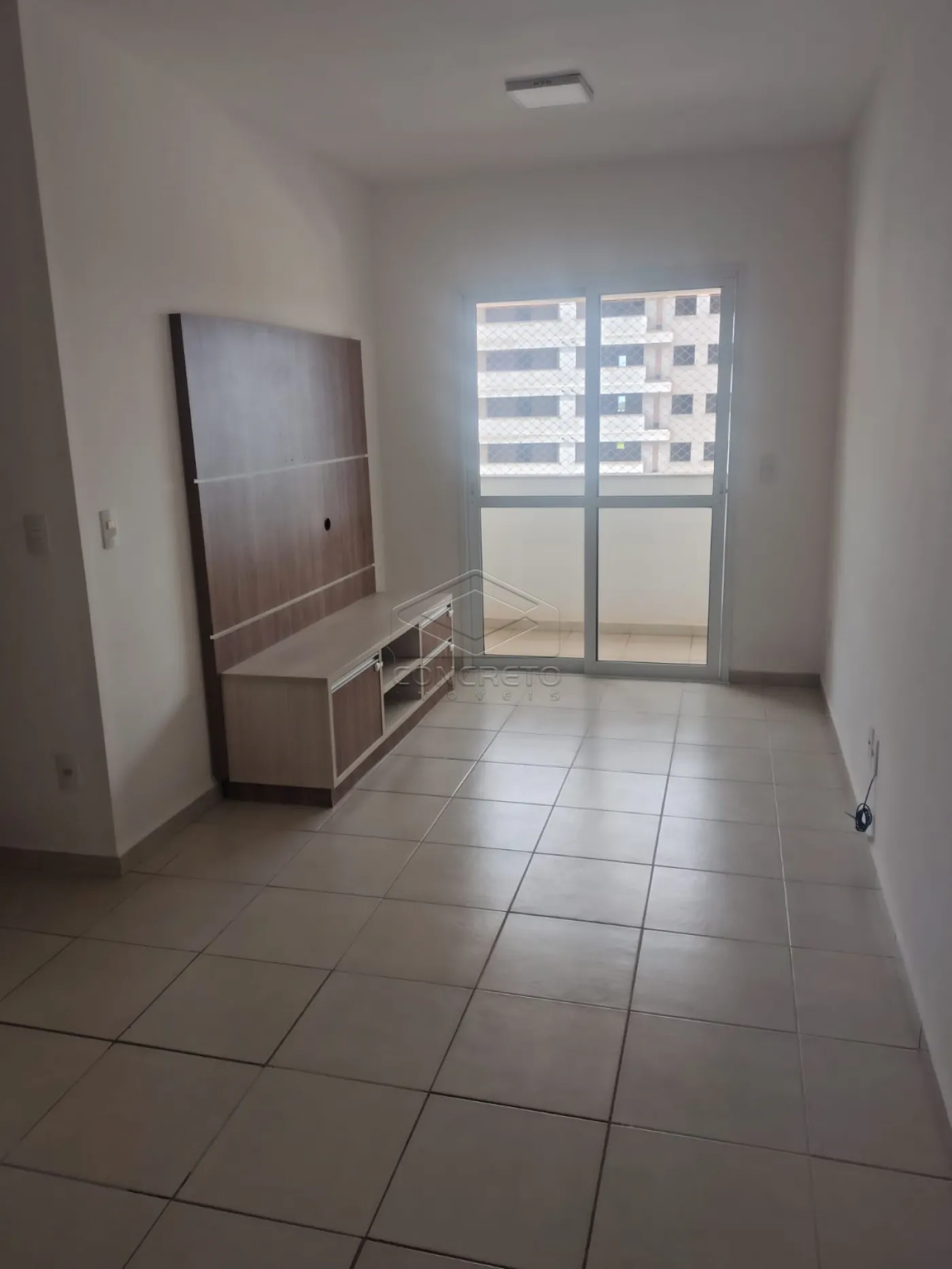 Alugar Apartamento / Padr&atilde;o em Len&ccedil;&oacute;is Paulista R$ 2.000,00 - Foto 2