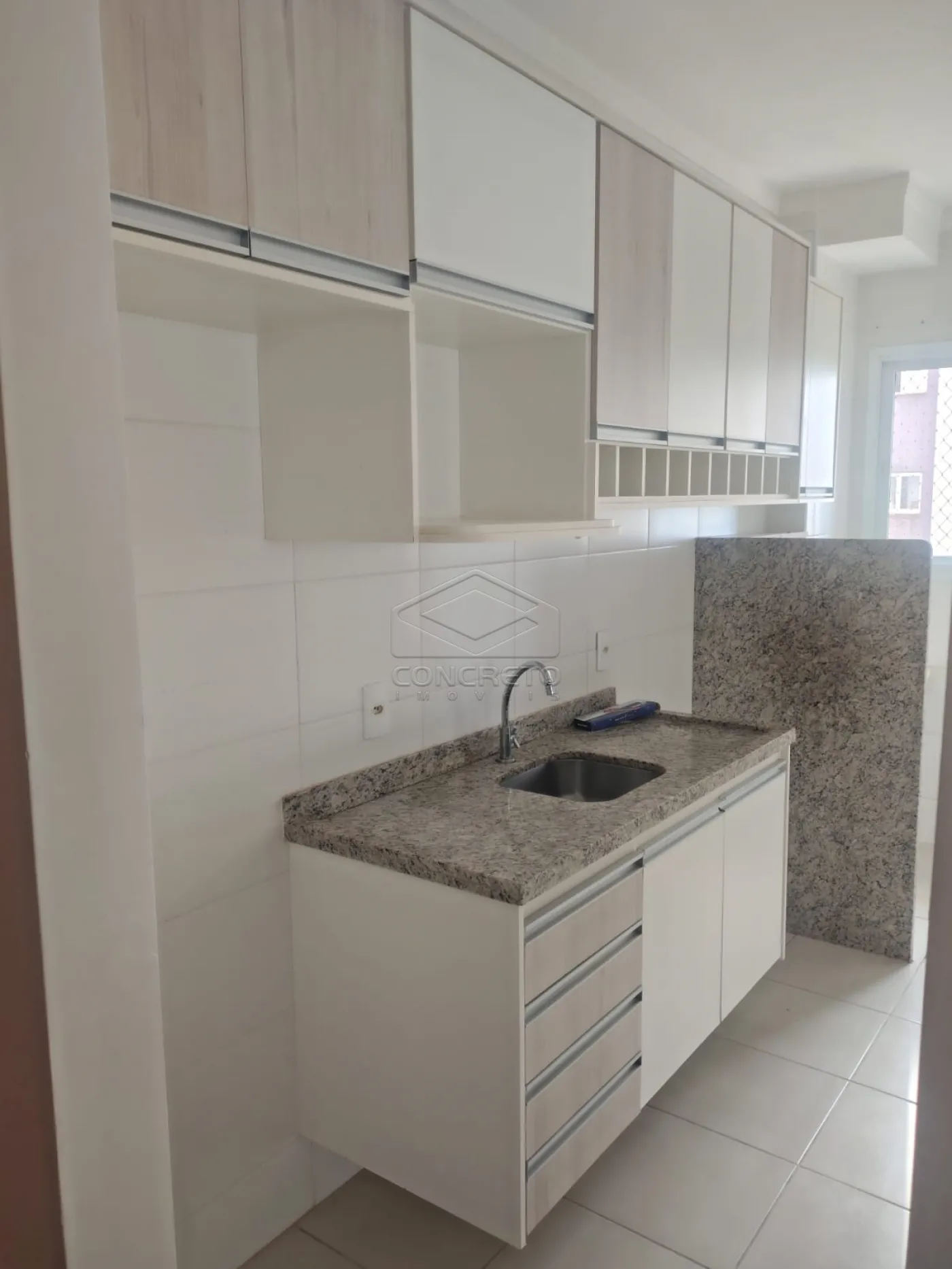 Alugar Apartamento / Padr&atilde;o em Len&ccedil;&oacute;is Paulista R$ 2.000,00 - Foto 3