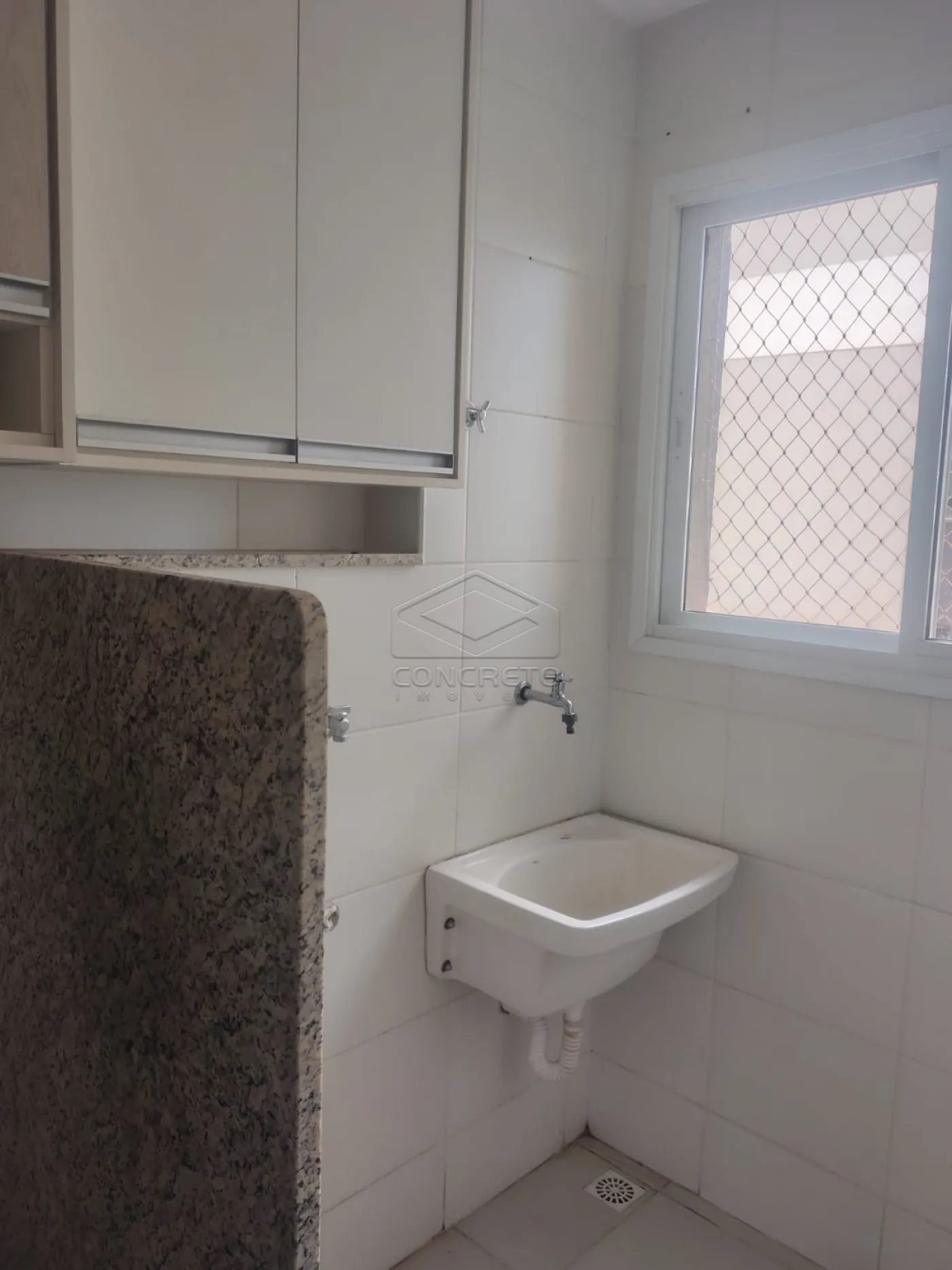 Alugar Apartamento / Padr&atilde;o em Len&ccedil;&oacute;is Paulista R$ 2.000,00 - Foto 4