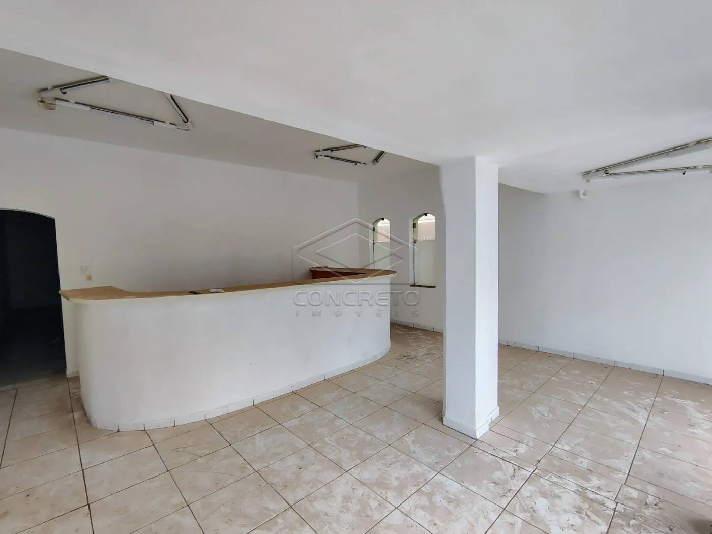 Alugar Comercial / Casa em Len&ccedil;&oacute;is Paulista R$ 8.000,00 - Foto 1