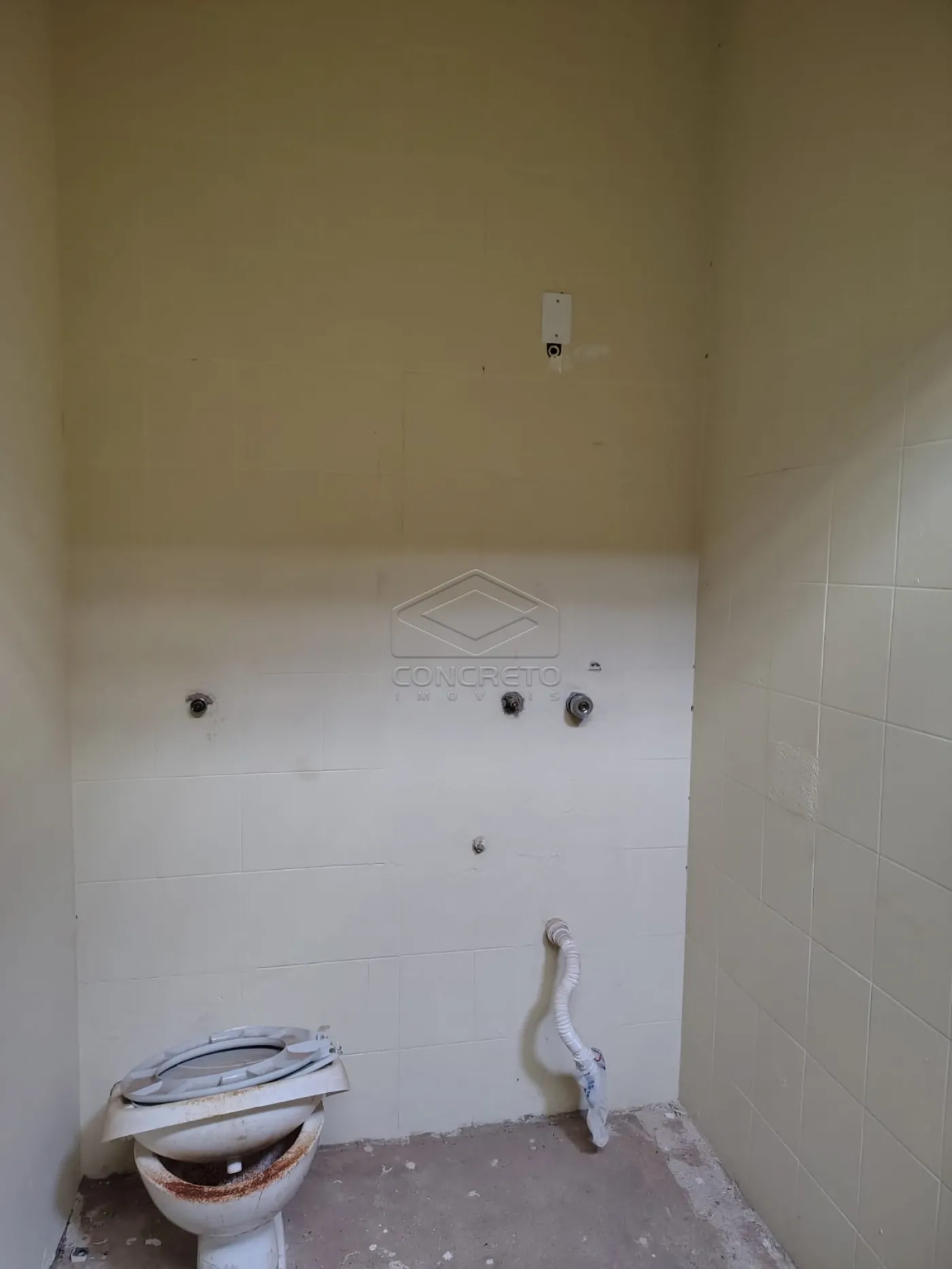 Alugar Comercial / Casa em Len&ccedil;&oacute;is Paulista R$ 8.000,00 - Foto 8