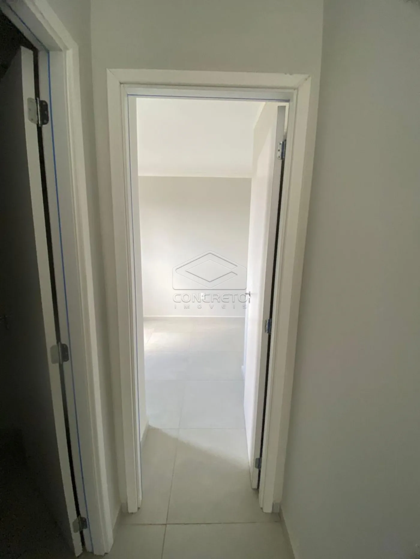 Alugar Apartamento / Padr&atilde;o em Len&ccedil;&oacute;is Paulista R$ 1.400,00 - Foto 4