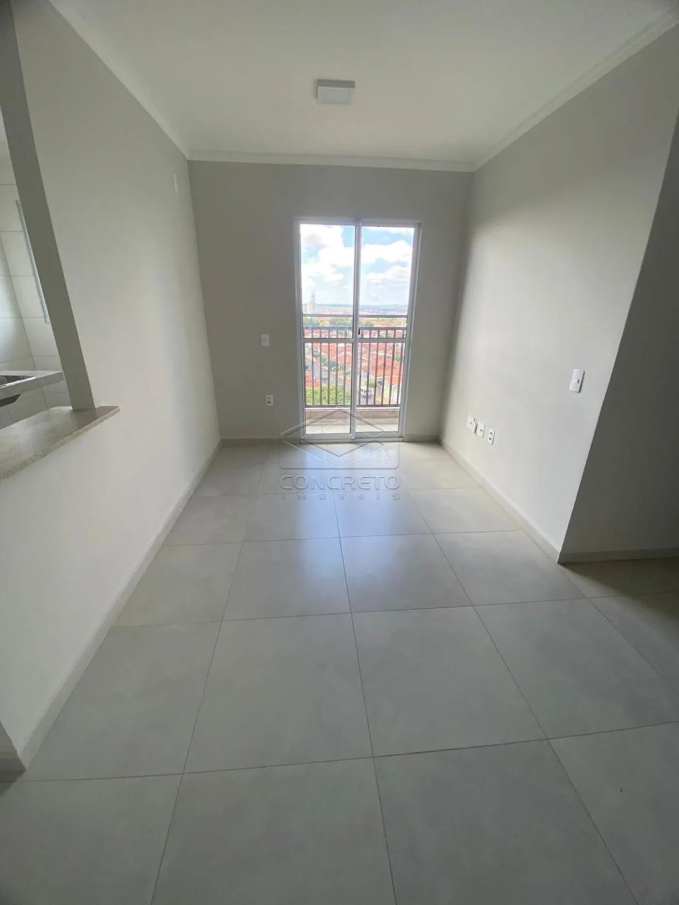 Alugar Apartamento / Padr&atilde;o em Len&ccedil;&oacute;is Paulista R$ 1.400,00 - Foto 1