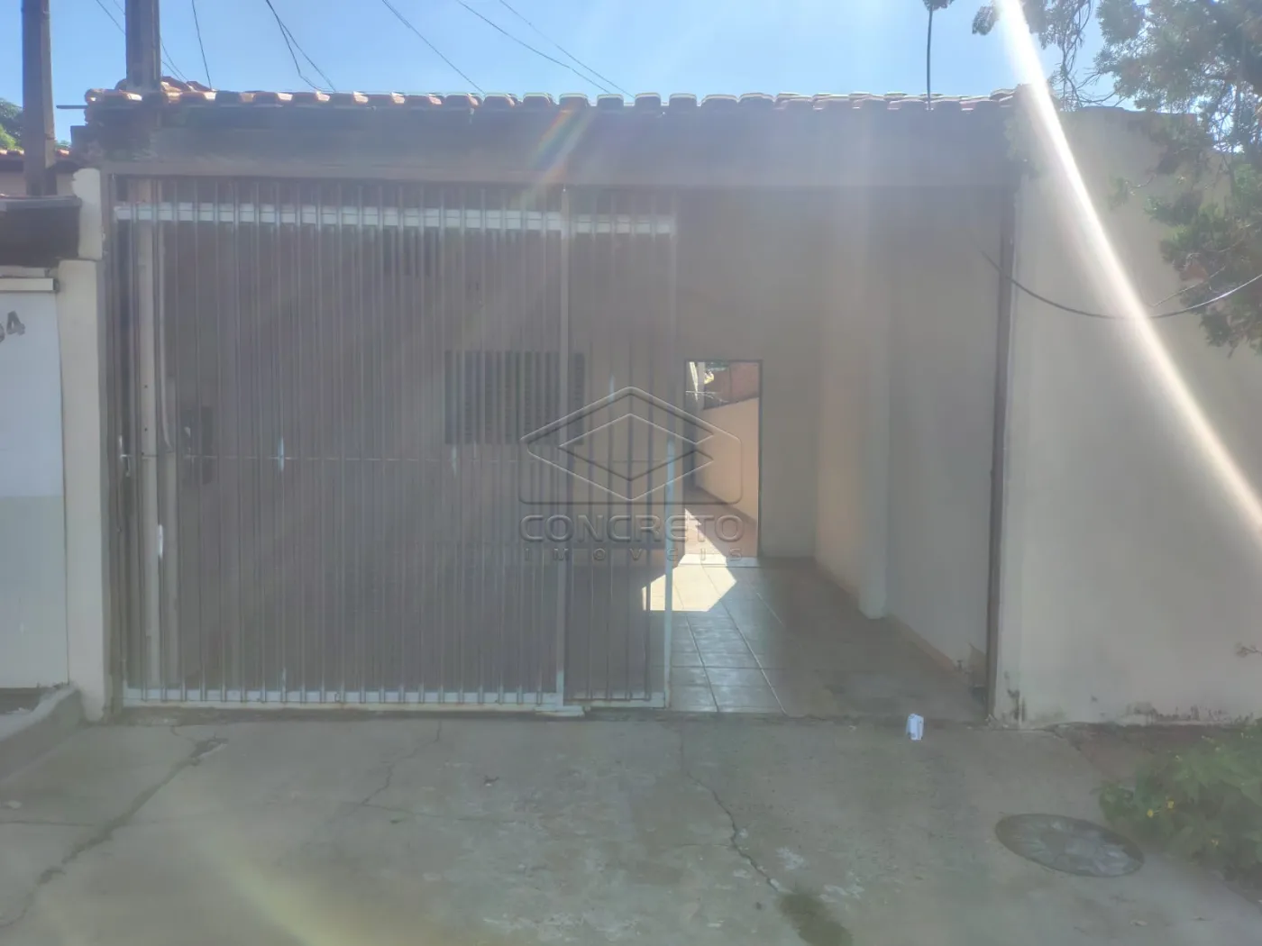 Alugar Casa / Sobrado em Len&ccedil;&oacute;is Paulista R$ 2.000,00 - Foto 1