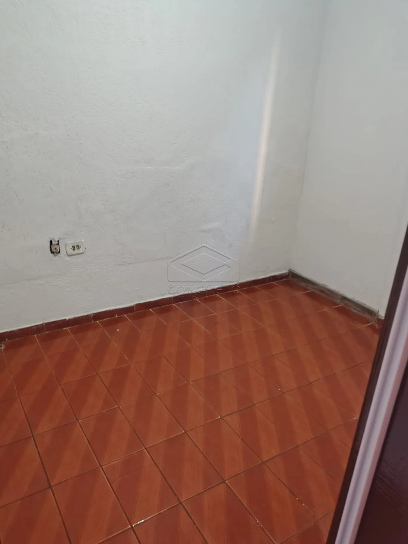Alugar Casa / Sobrado em Len&ccedil;&oacute;is Paulista R$ 2.000,00 - Foto 8