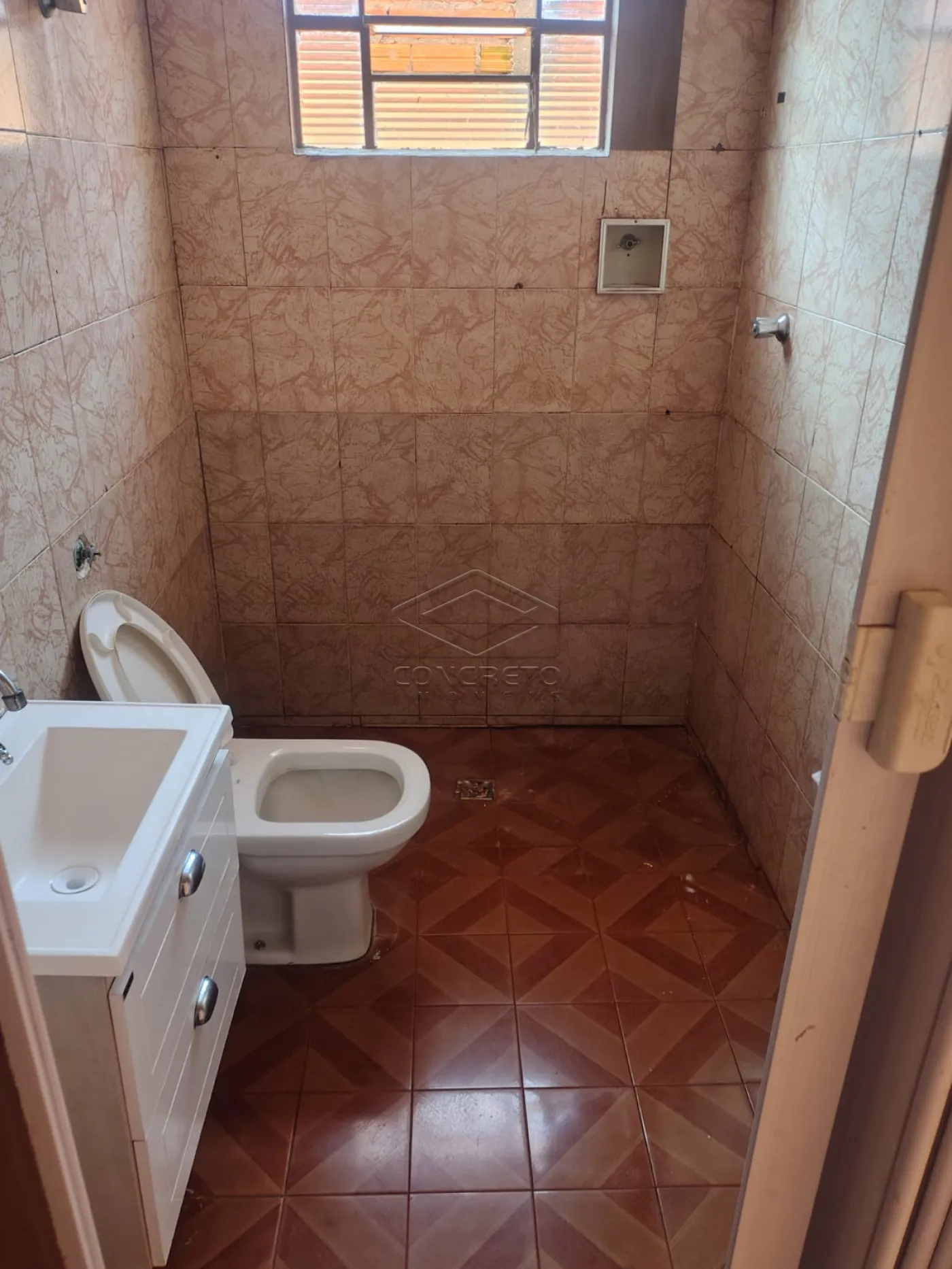 Alugar Casa / Sobrado em Len&ccedil;&oacute;is Paulista R$ 2.000,00 - Foto 9