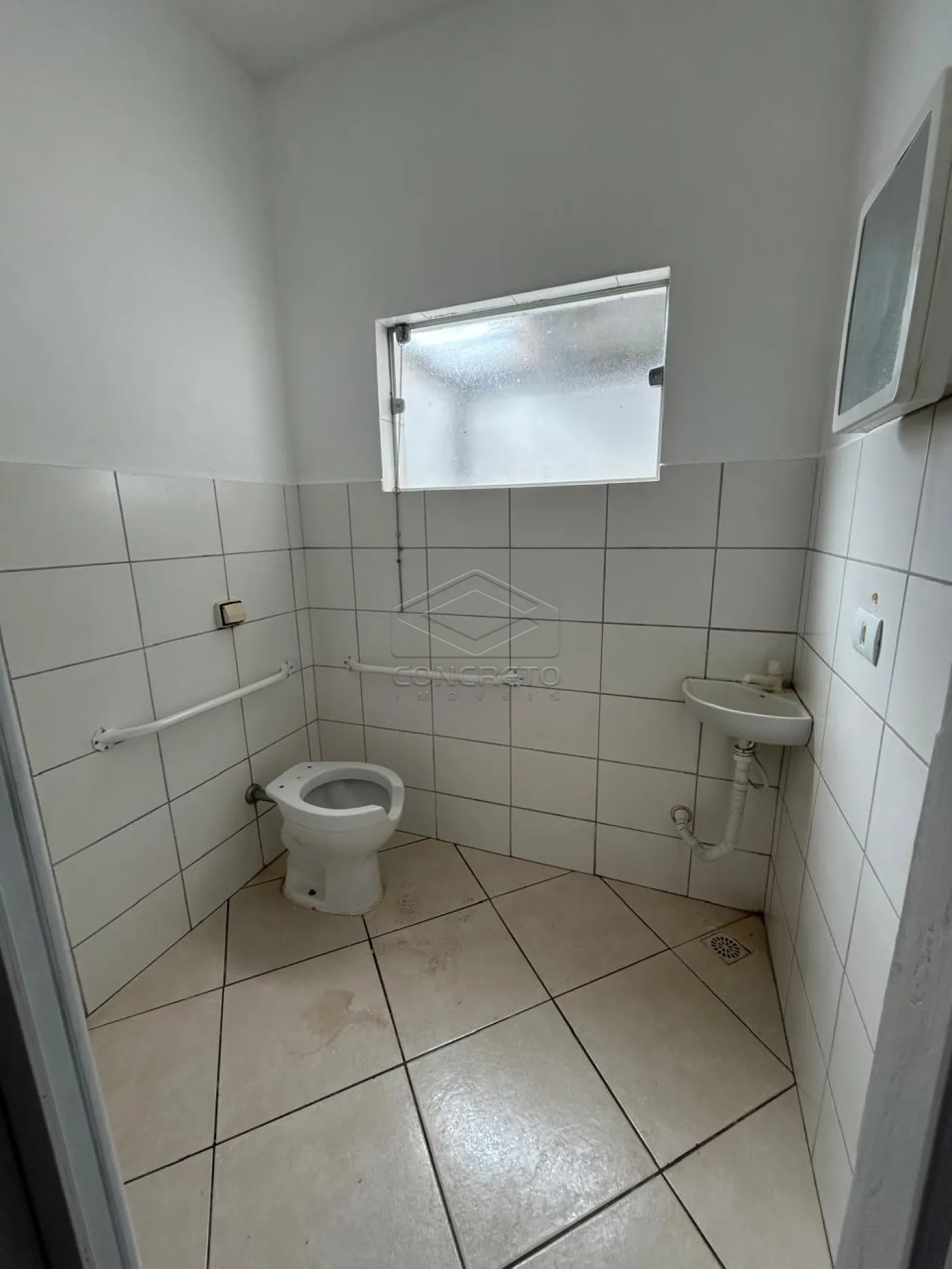 Alugar Comercial / Sal&atilde;o em Len&ccedil;&oacute;is Paulista R$ 1.000,00 - Foto 2