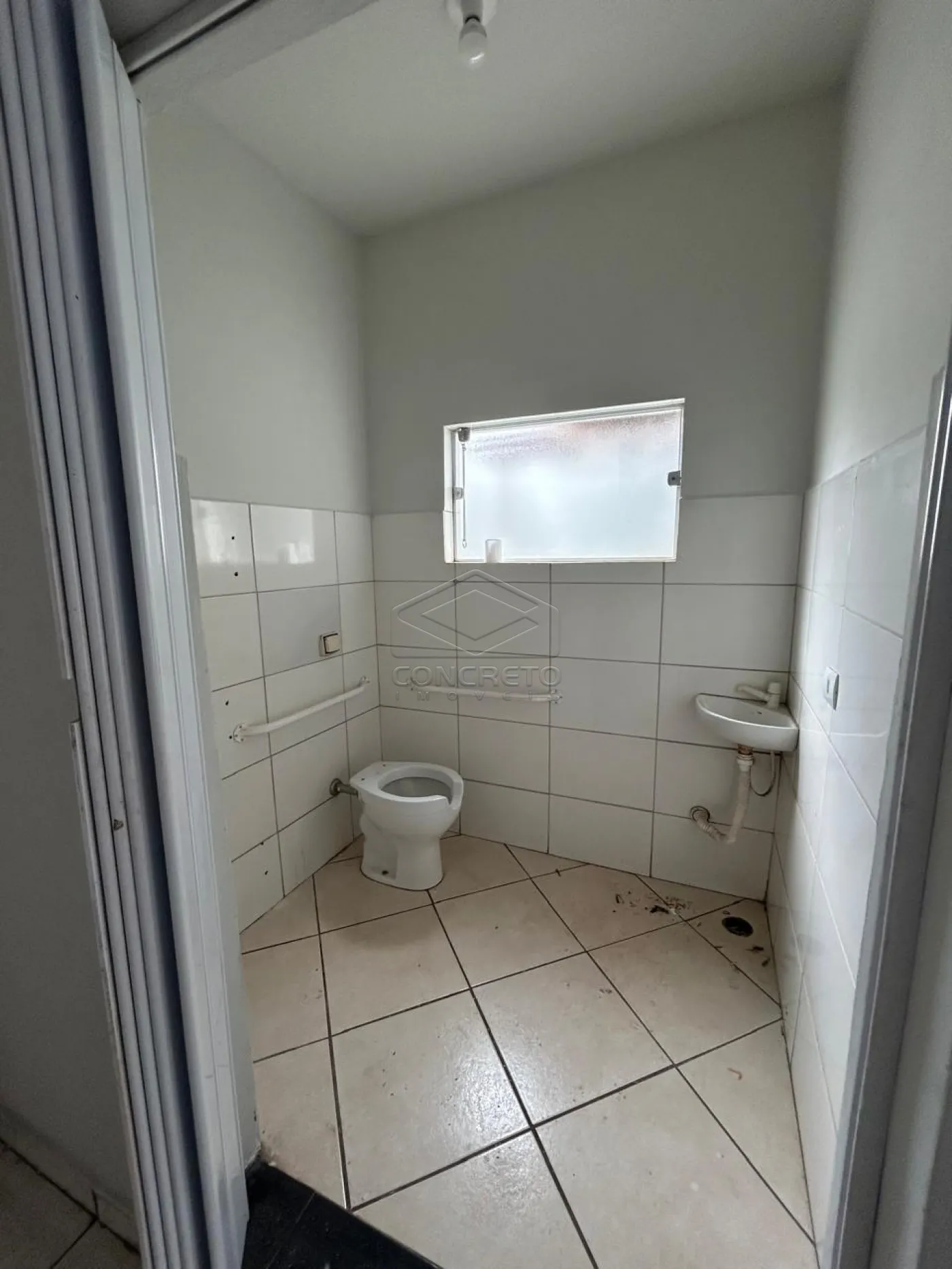 Alugar Comercial / Sal&atilde;o em Len&ccedil;&oacute;is Paulista R$ 1.250,00 - Foto 3