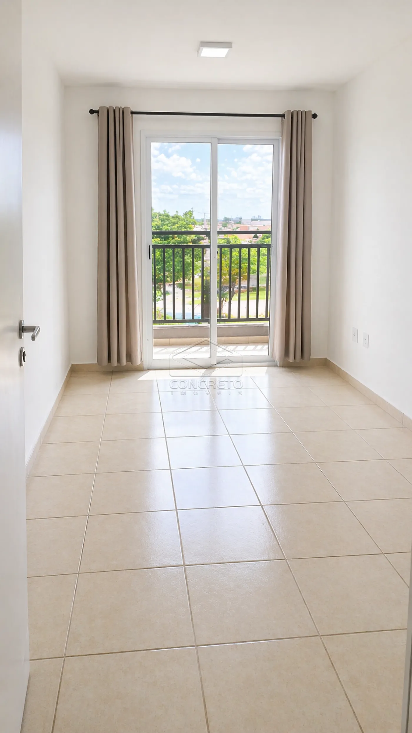 Comprar Apartamento / Padr&atilde;o em Len&ccedil;&oacute;is Paulista R$ 270.000,00 - Foto 4