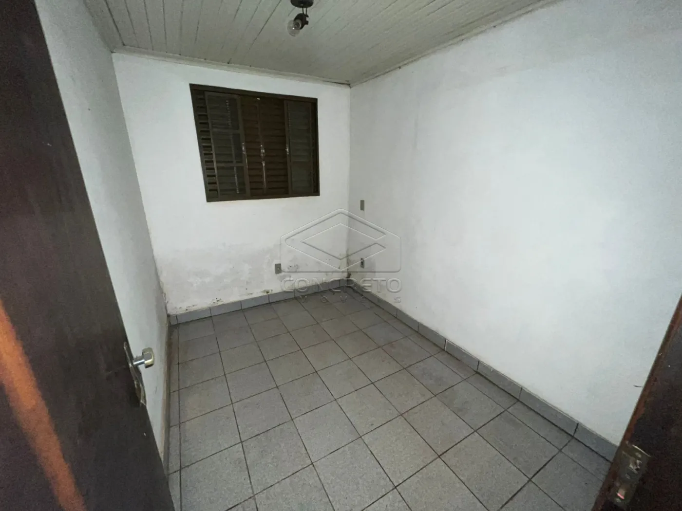Comprar Casa / Padr&atilde;o em Len&ccedil;&oacute;is Paulista R$ 200.000,00 - Foto 5