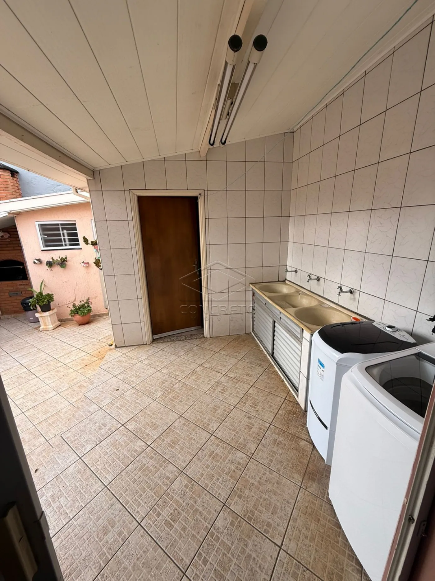 Comprar Casa / Resid&ecirc;ncia em Len&ccedil;&oacute;is Paulista R$ 550.000,00 - Foto 3