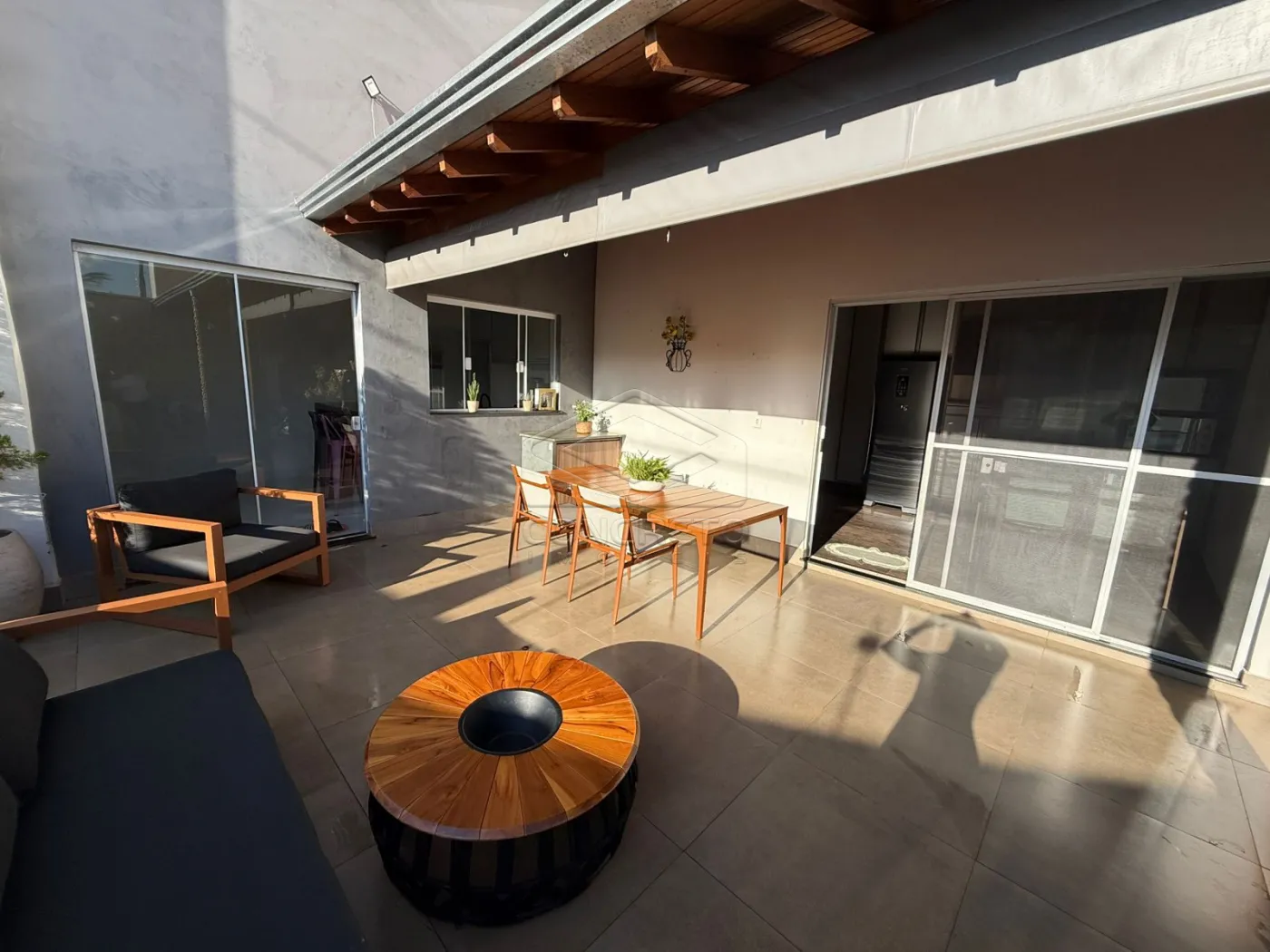 Comprar Casa / Sobrado em Len&ccedil;&oacute;is Paulista R$ 800.000,00 - Foto 2