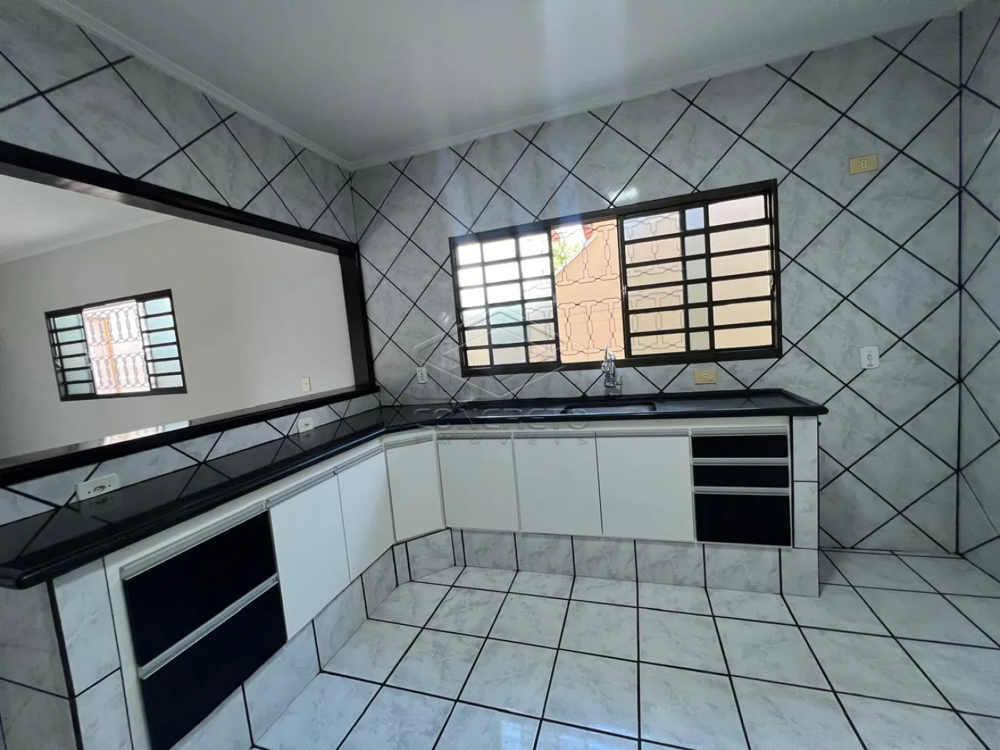 Comprar Casa / Sobrado em Len&ccedil;&oacute;is Paulista R$ 750.000,00 - Foto 11
