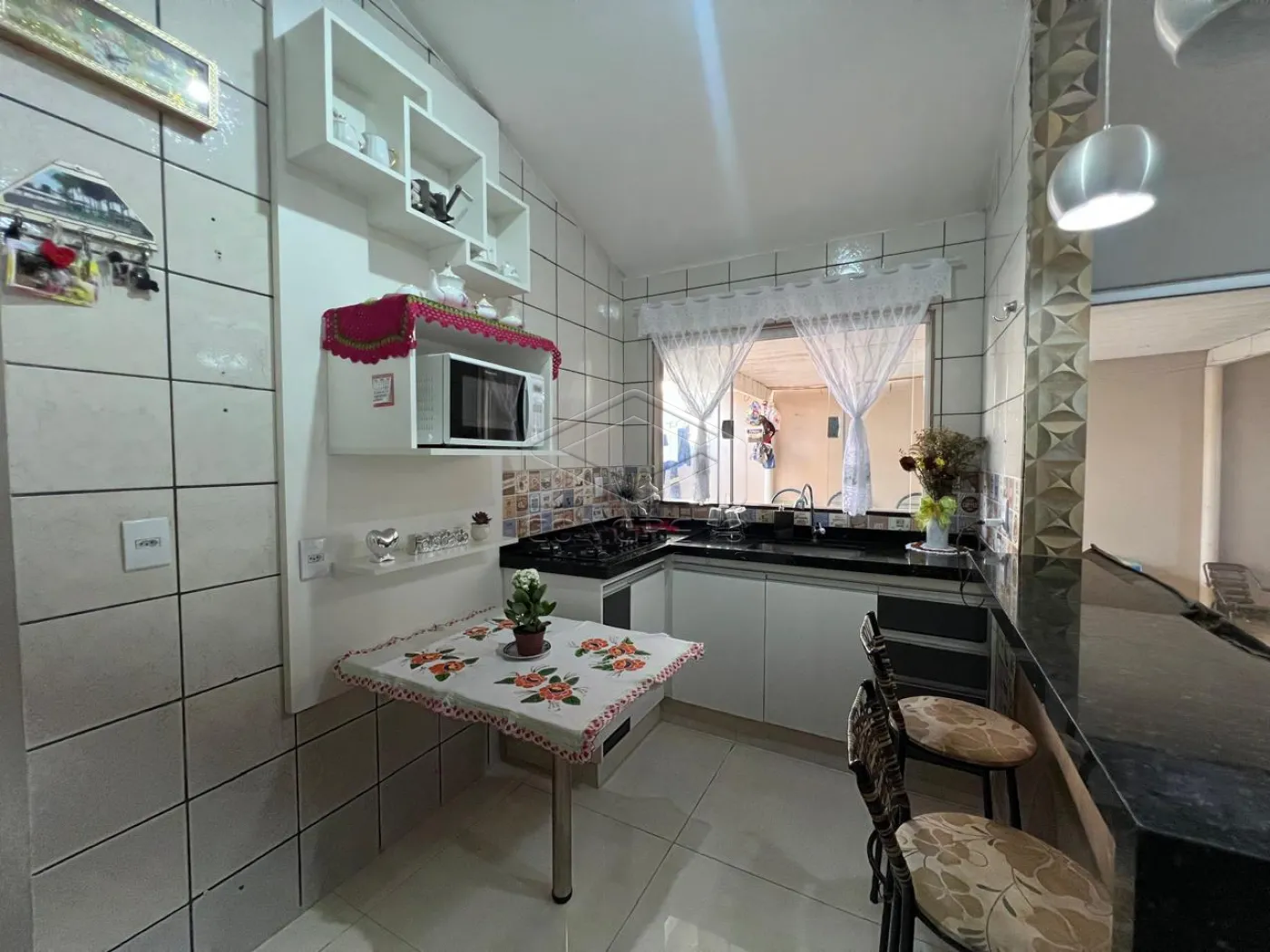 Comprar Casa / Condom&iacute;nio em Len&ccedil;&oacute;is Paulista R$ 270.000,00 - Foto 2