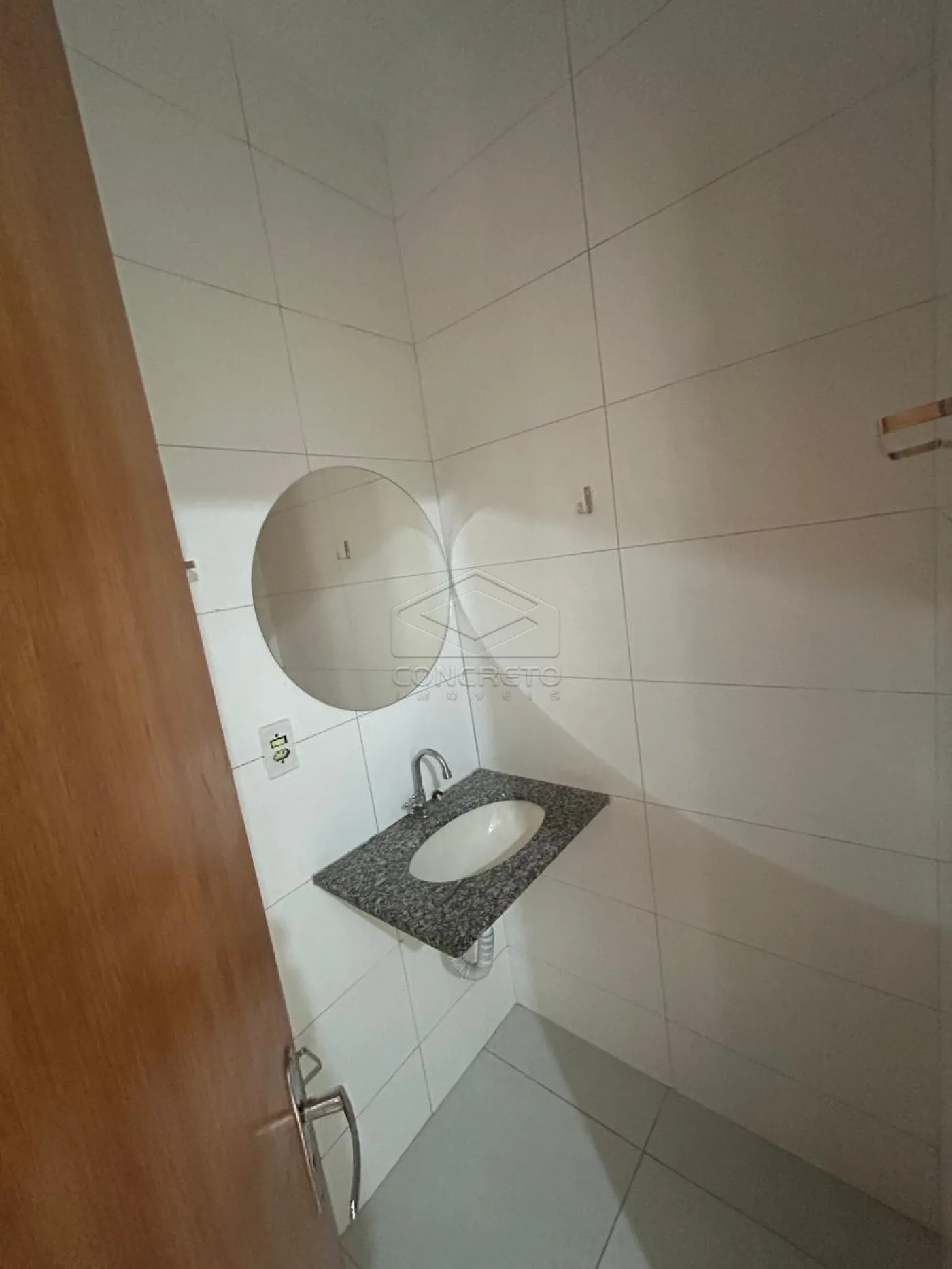 Alugar Apartamento / Kitnet em Len&ccedil;&oacute;is Paulista R$ 900,00 - Foto 1