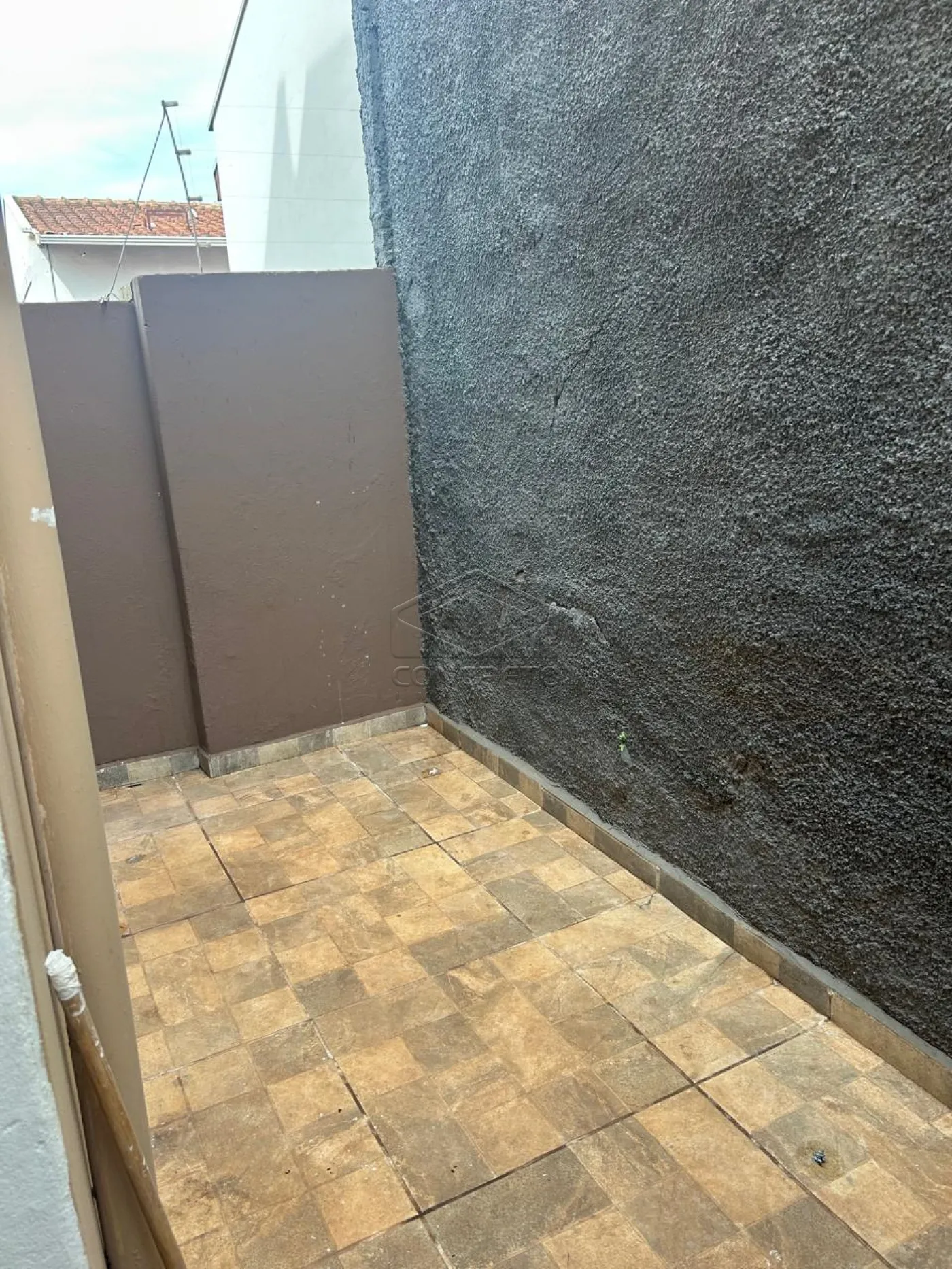 Alugar Apartamento / Kitnet em Len&ccedil;&oacute;is Paulista R$ 900,00 - Foto 3