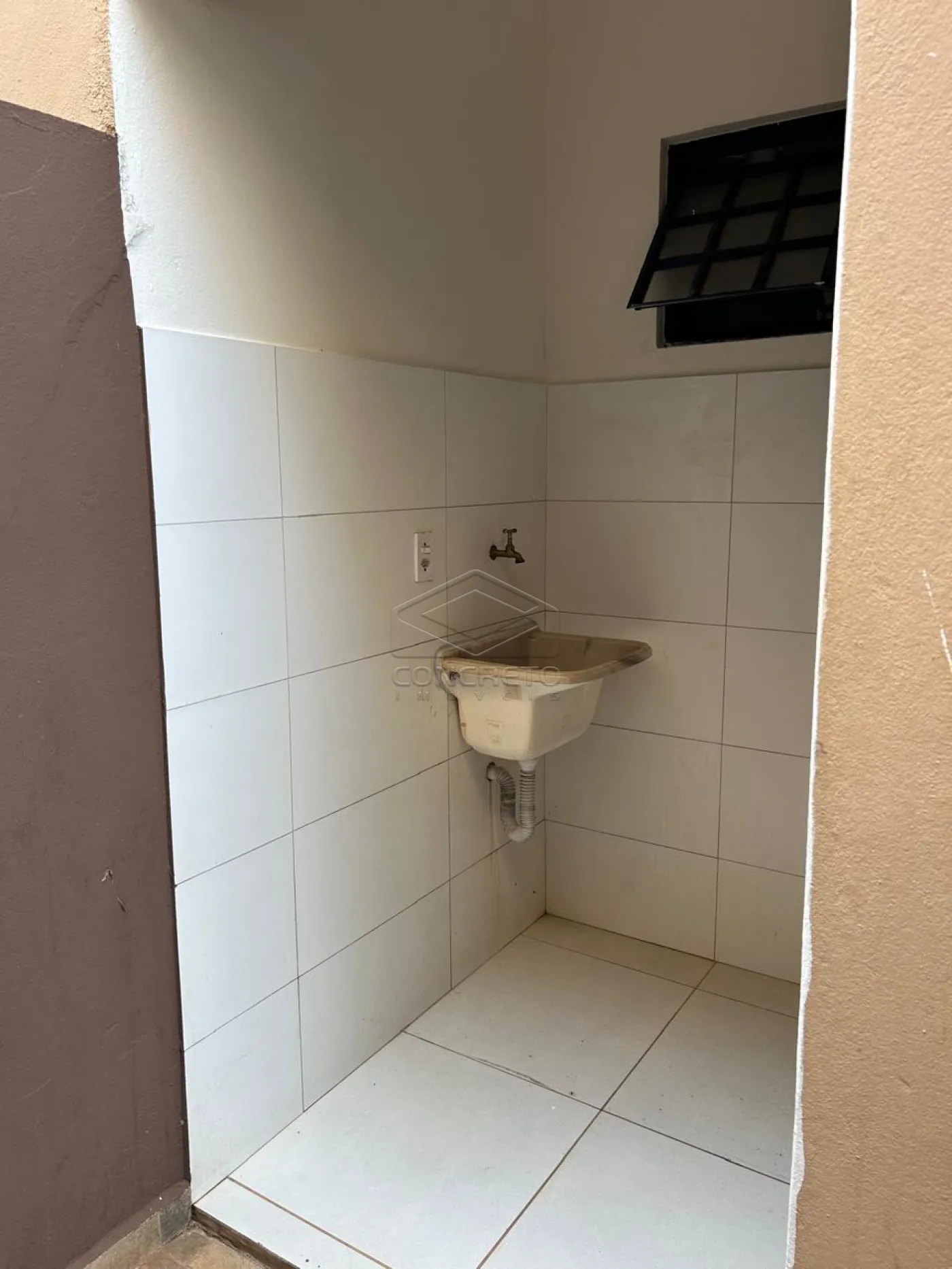 Alugar Apartamento / Kitnet em Len&ccedil;&oacute;is Paulista R$ 900,00 - Foto 4