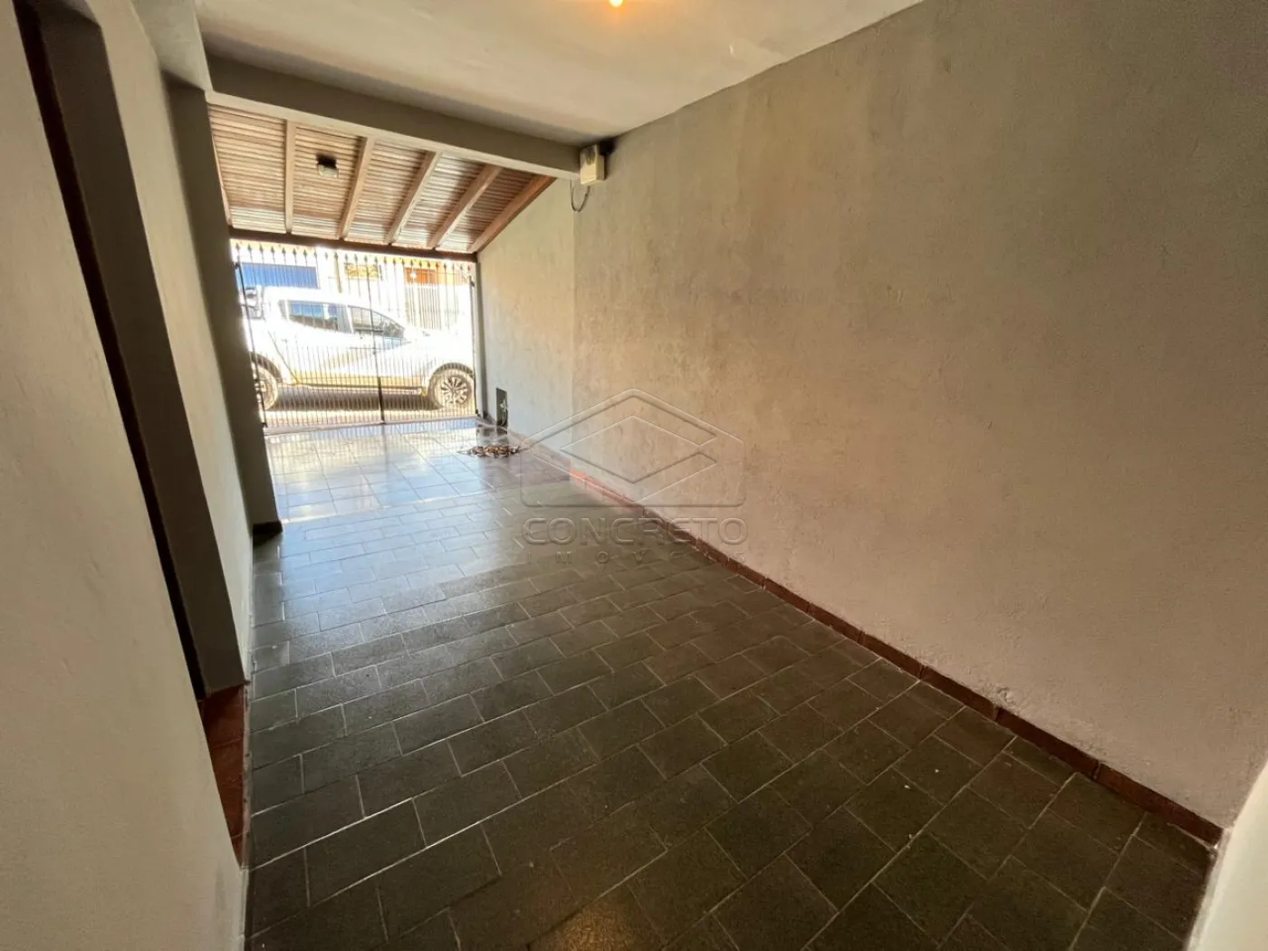 Comprar Casa / Padr&atilde;o em Len&ccedil;&oacute;is Paulista R$ 395.000,00 - Foto 3
