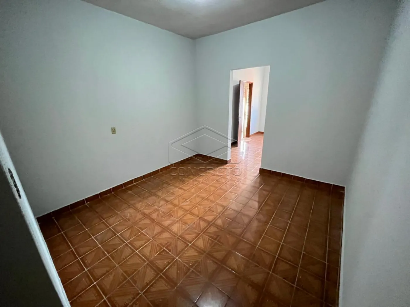 Comprar Casa / Padr&atilde;o em Len&ccedil;&oacute;is Paulista R$ 395.000,00 - Foto 4