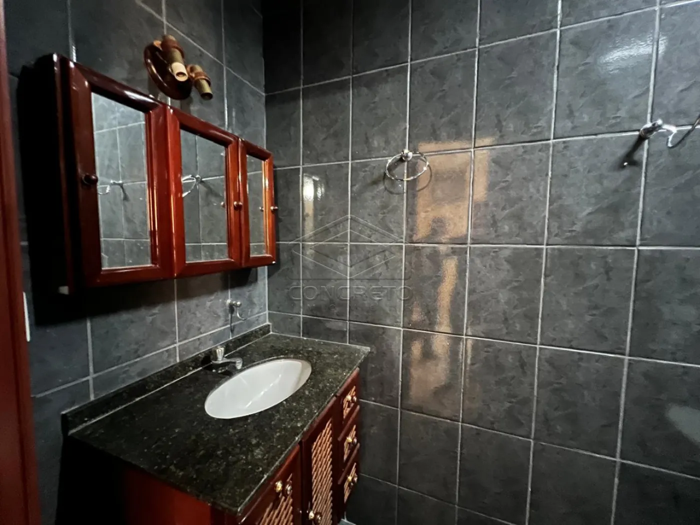 Alugar Casa / Padr&atilde;o em Len&ccedil;&oacute;is Paulista R$ 3.000,00 - Foto 8