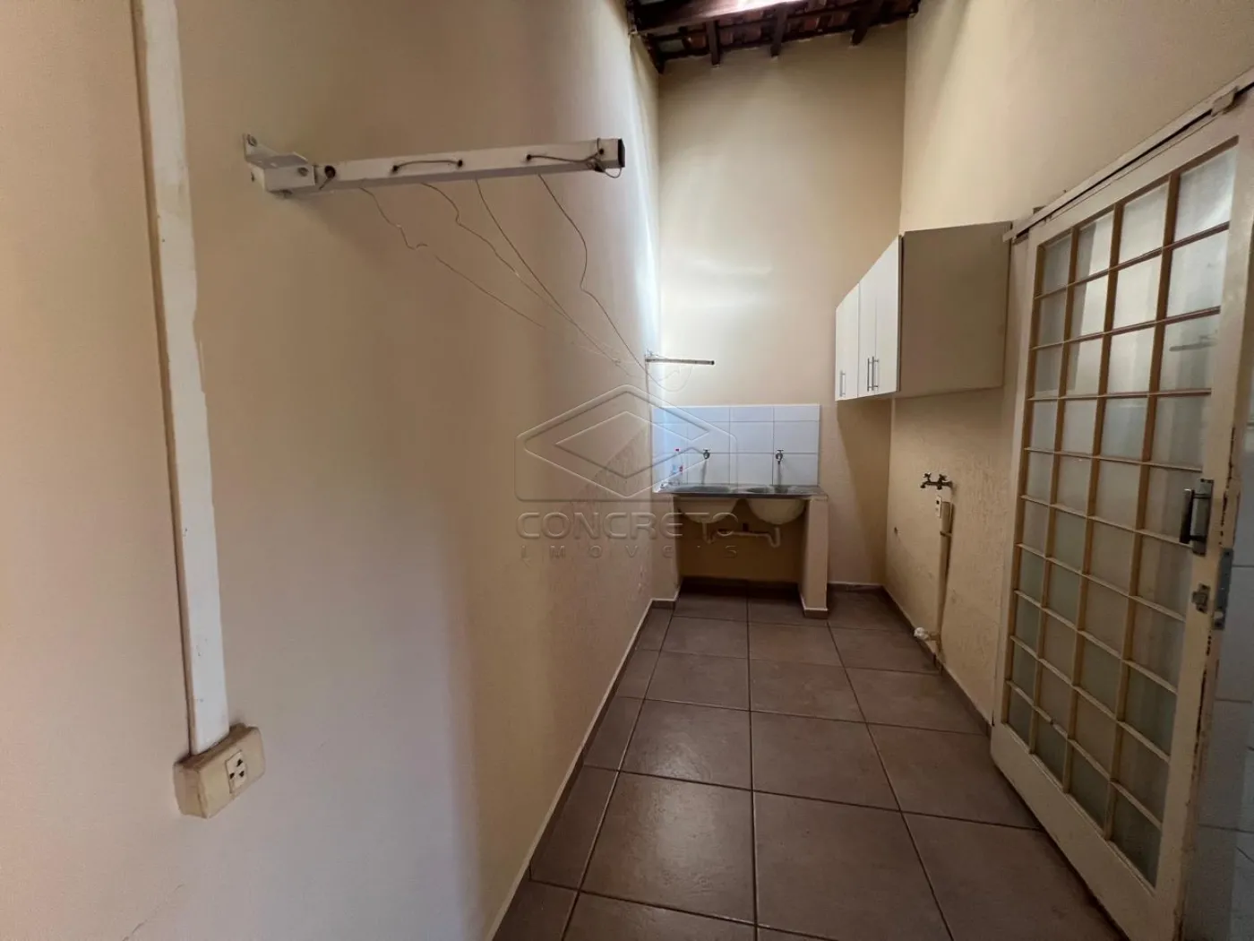 Alugar Casa / Padr&atilde;o em Len&ccedil;&oacute;is Paulista R$ 3.000,00 - Foto 11