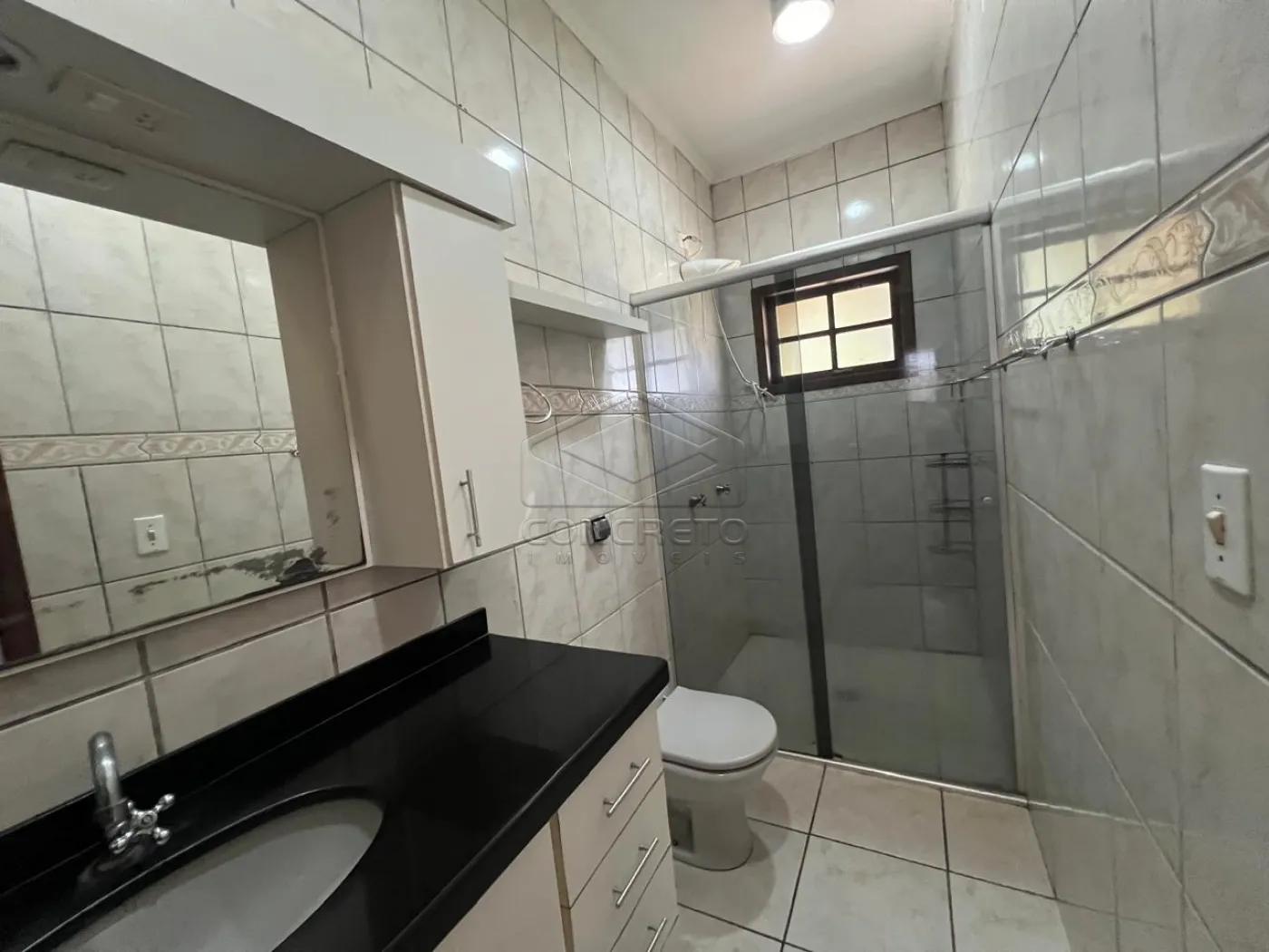 Alugar Casa / Padr&atilde;o em Len&ccedil;&oacute;is Paulista R$ 3.000,00 - Foto 17