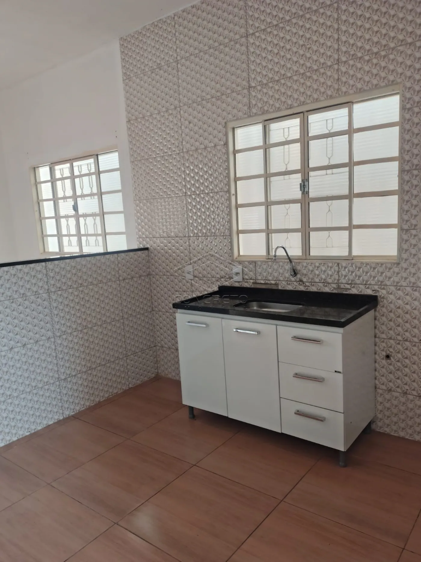 Alugar Casa / Resid&ecirc;ncia em Len&ccedil;&oacute;is Paulista R$ 1.500,00 - Foto 1