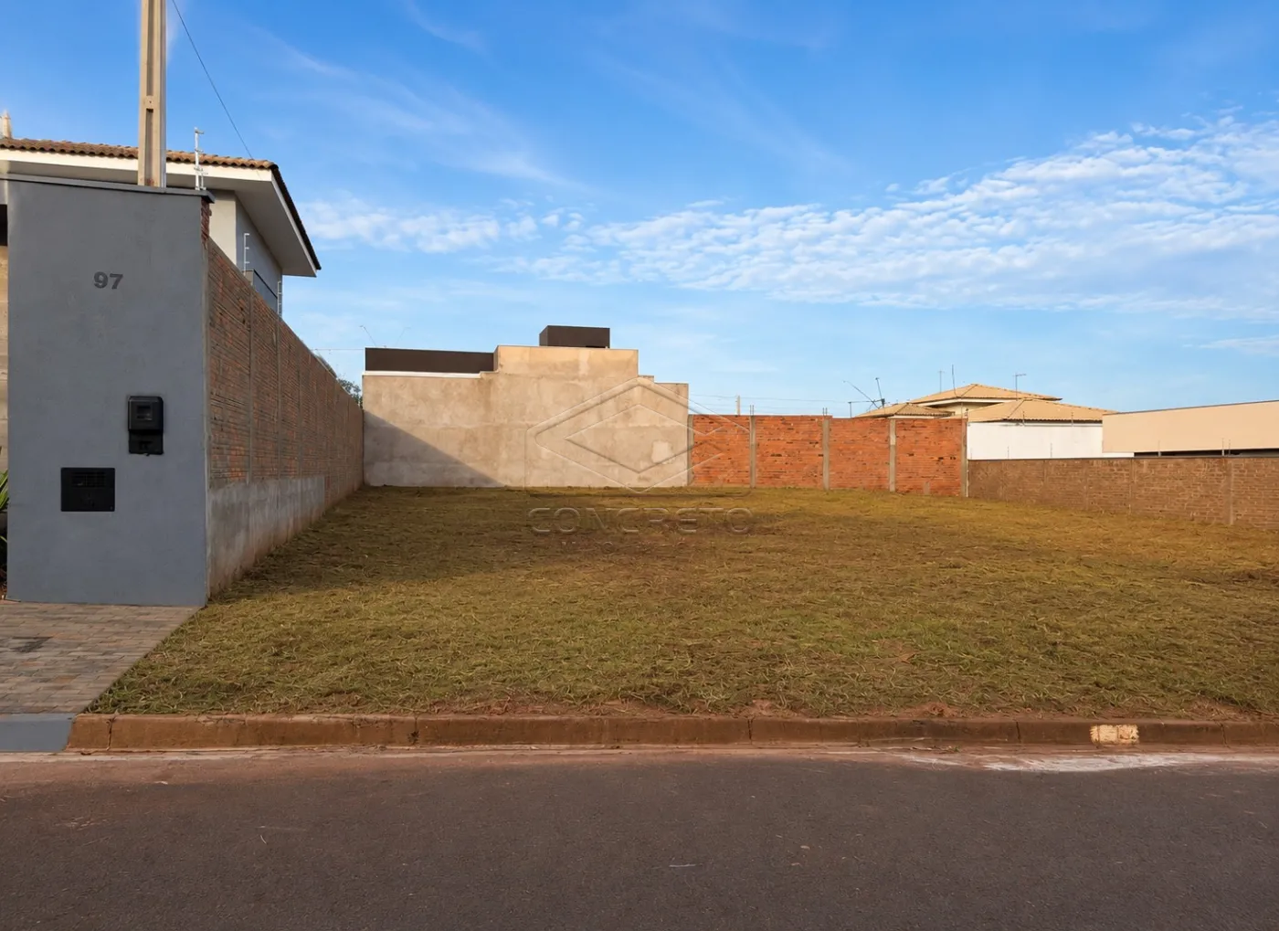 Comprar Terreno / Padr&atilde;o em Len&ccedil;&oacute;is Paulista R$ 250.000,00 - Foto 1