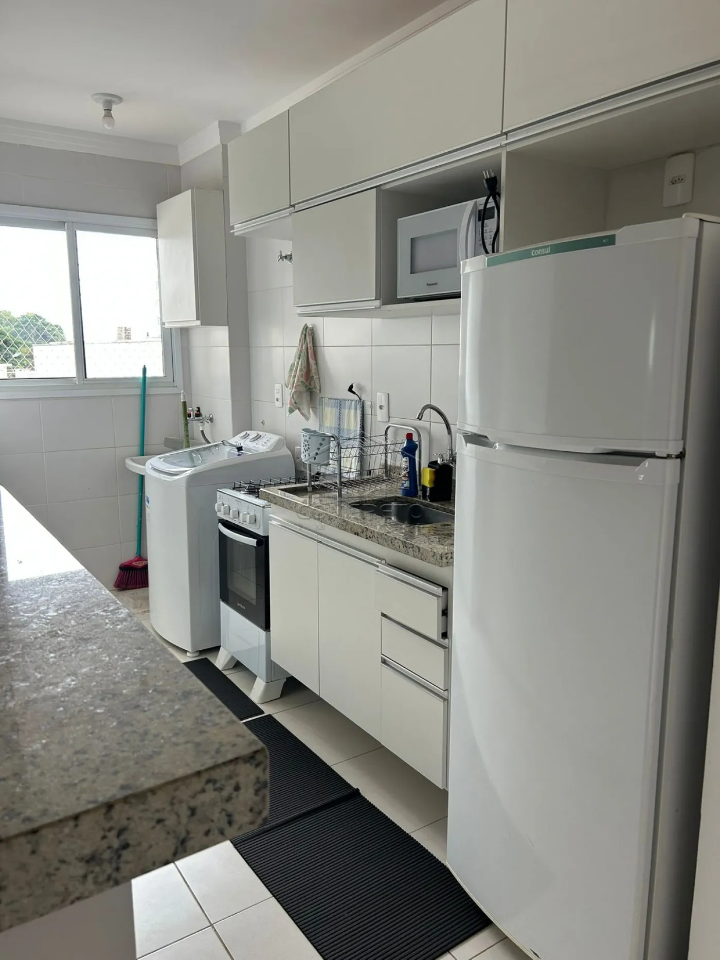 Alugar Apartamento / Mobiliado em Len&ccedil;&oacute;is Paulista R$ 3.500,00 - Foto 3