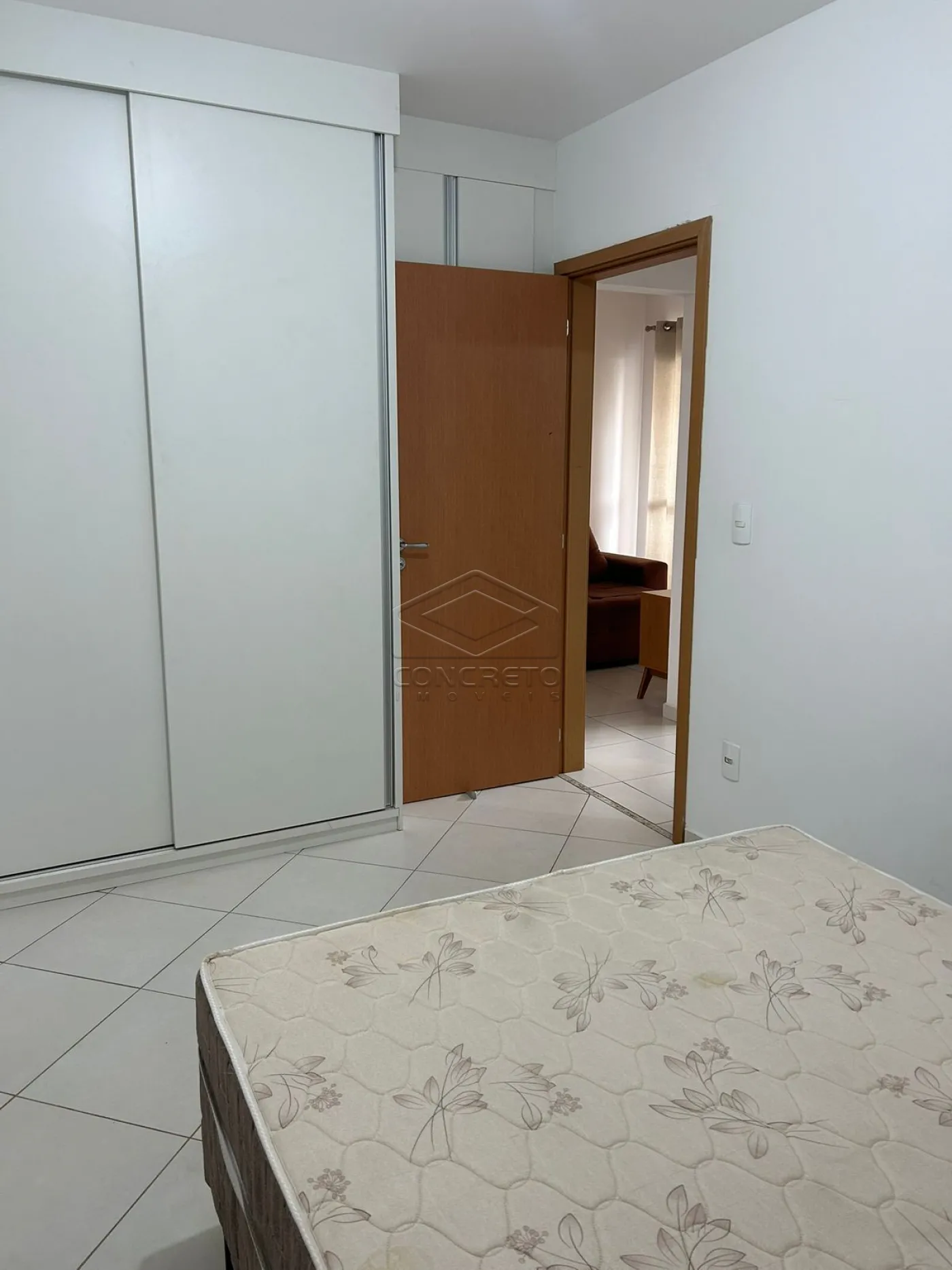 Alugar Apartamento / Mobiliado em Len&ccedil;&oacute;is Paulista R$ 3.500,00 - Foto 4