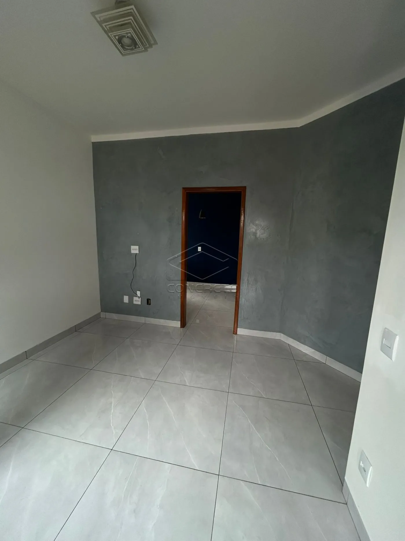 Alugar Casa / Padr&atilde;o em Len&ccedil;&oacute;is Paulista R$ 2.500,00 - Foto 1