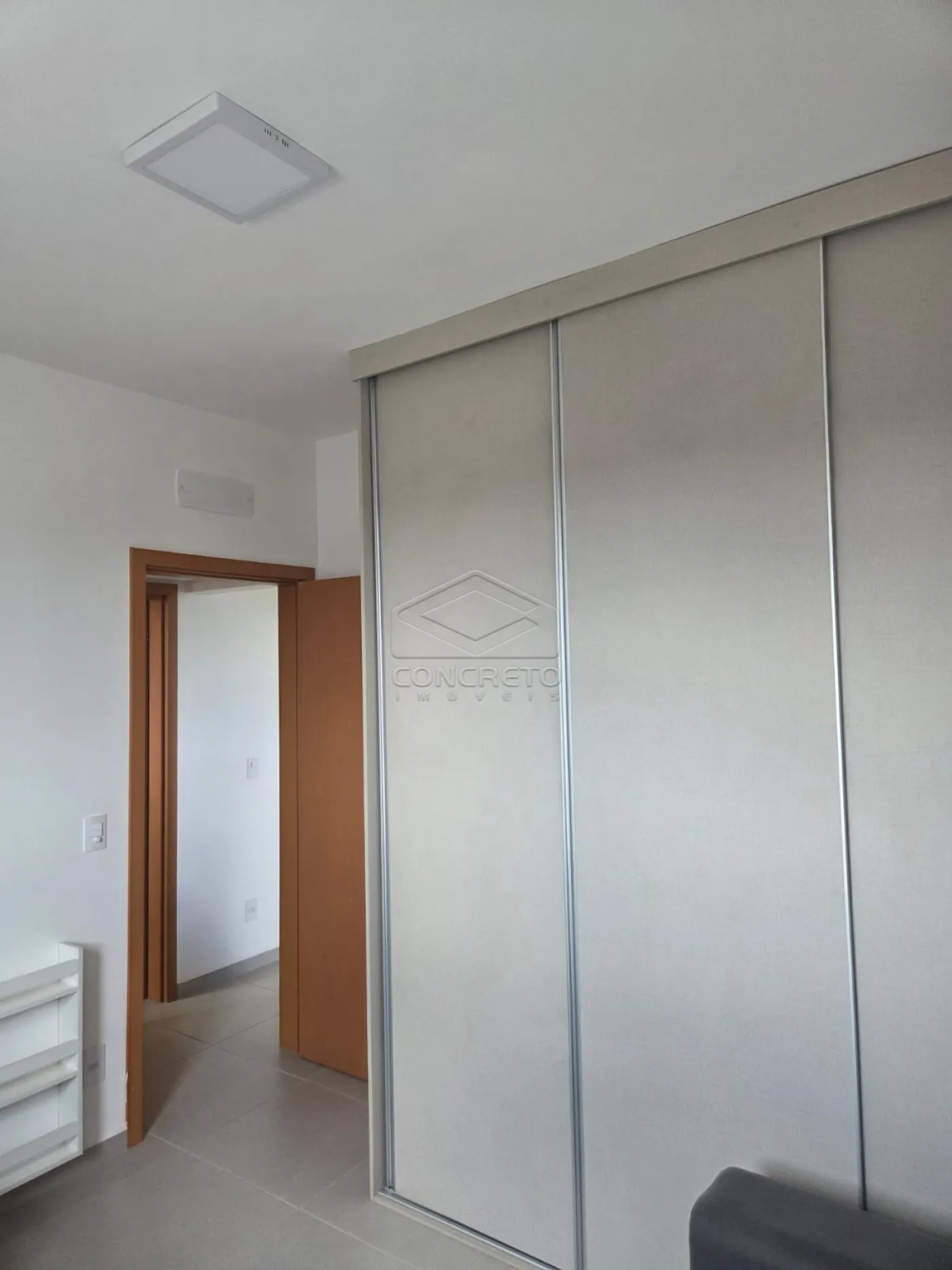 Alugar Apartamento / Padr&atilde;o em Len&ccedil;&oacute;is Paulista R$ 3.300,00 - Foto 4