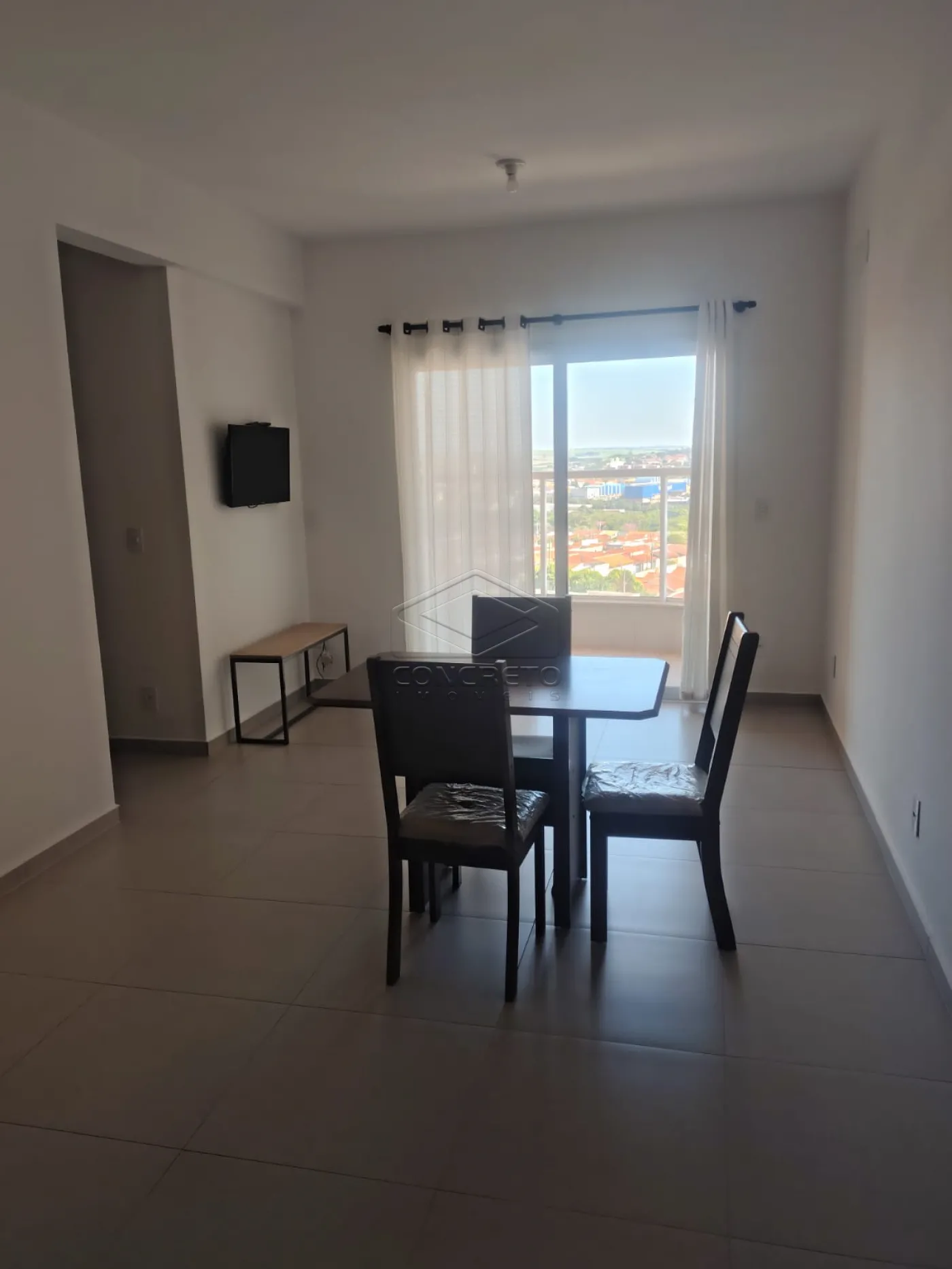 Alugar Apartamento / Padr&atilde;o em Len&ccedil;&oacute;is Paulista R$ 2.800,00 - Foto 1