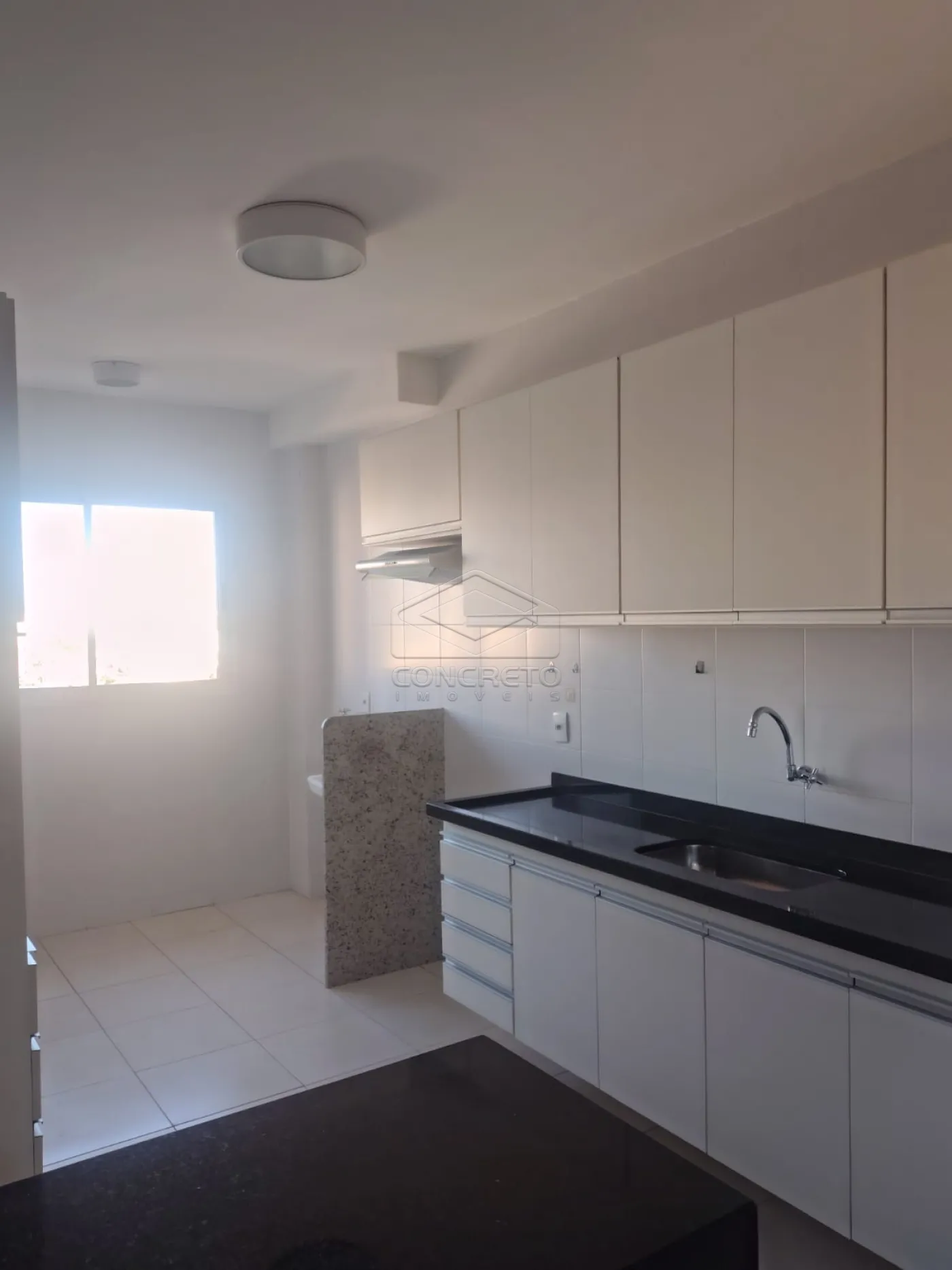 Alugar Apartamento / Padr&atilde;o em Len&ccedil;&oacute;is Paulista R$ 2.500,00 - Foto 1