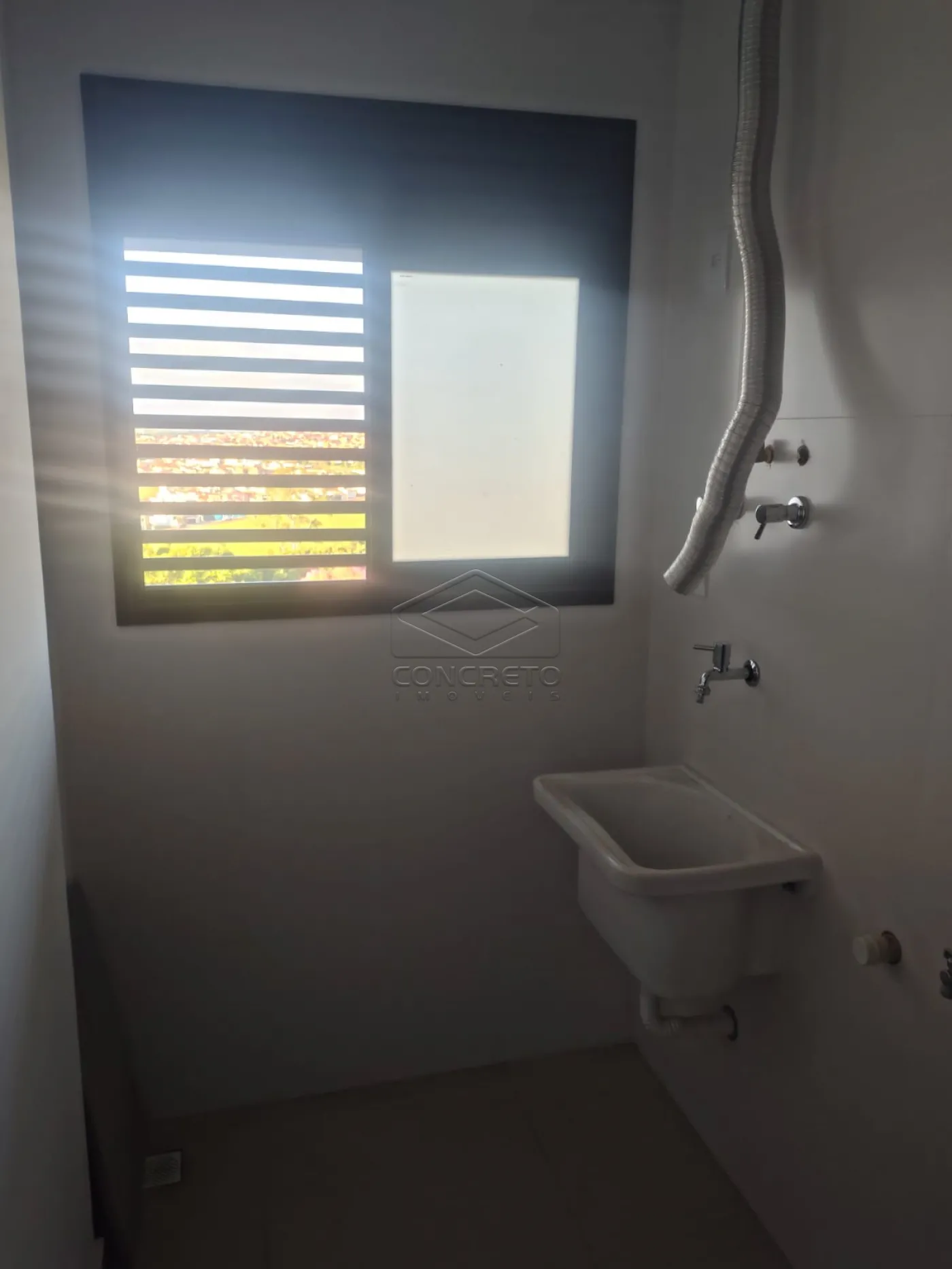 Alugar Apartamento / Mobiliado em Len&ccedil;&oacute;is Paulista R$ 3.800,00 - Foto 3