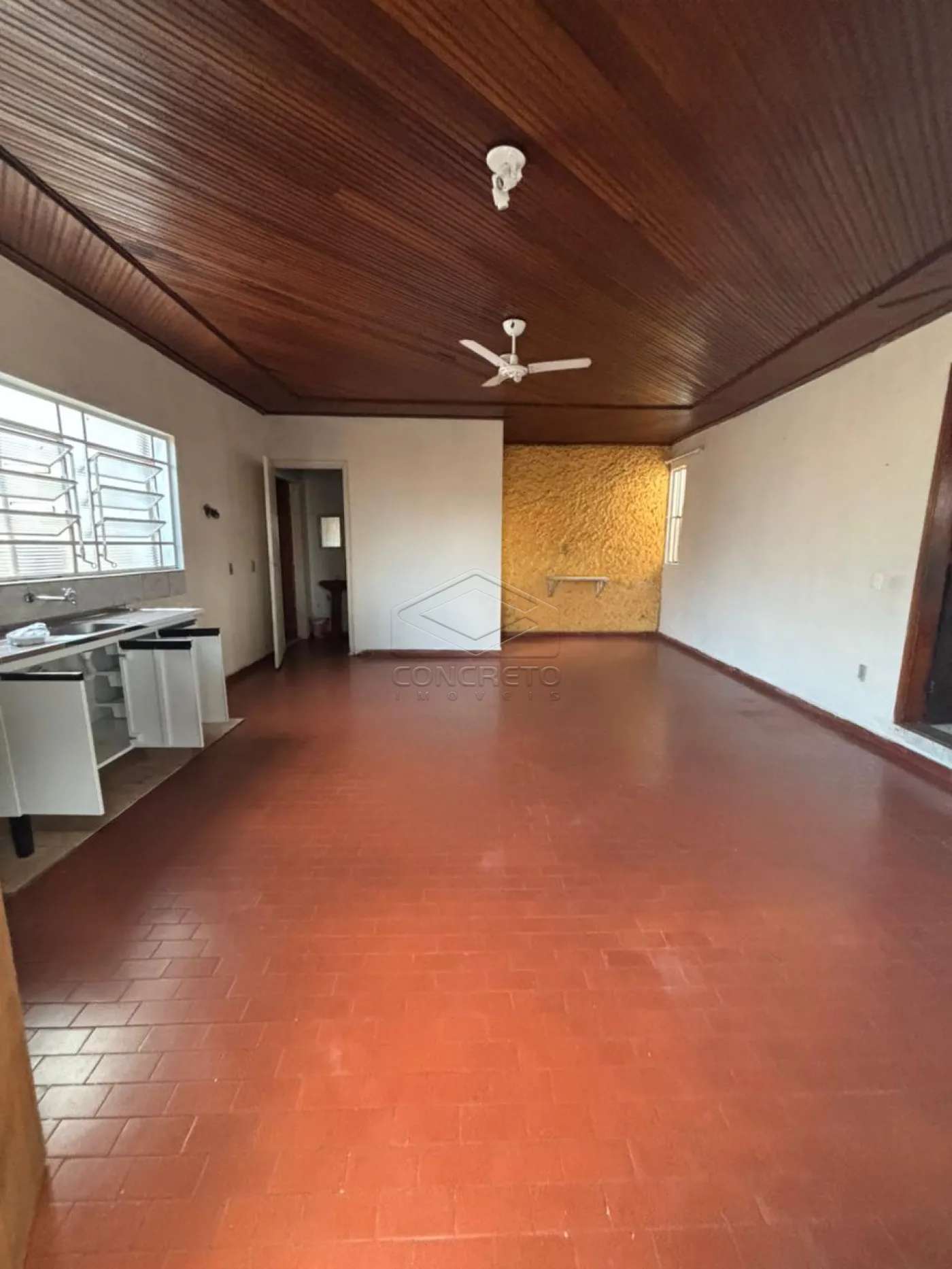 Alugar Casa / Resid&ecirc;ncia em Len&ccedil;&oacute;is Paulista R$ 2.000,00 - Foto 1