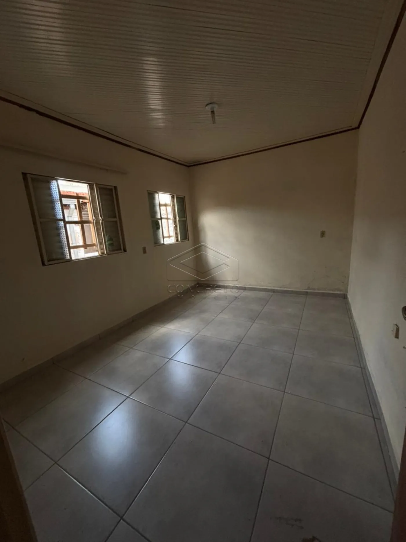 Alugar Casa / Resid&ecirc;ncia em Len&ccedil;&oacute;is Paulista R$ 2.000,00 - Foto 3