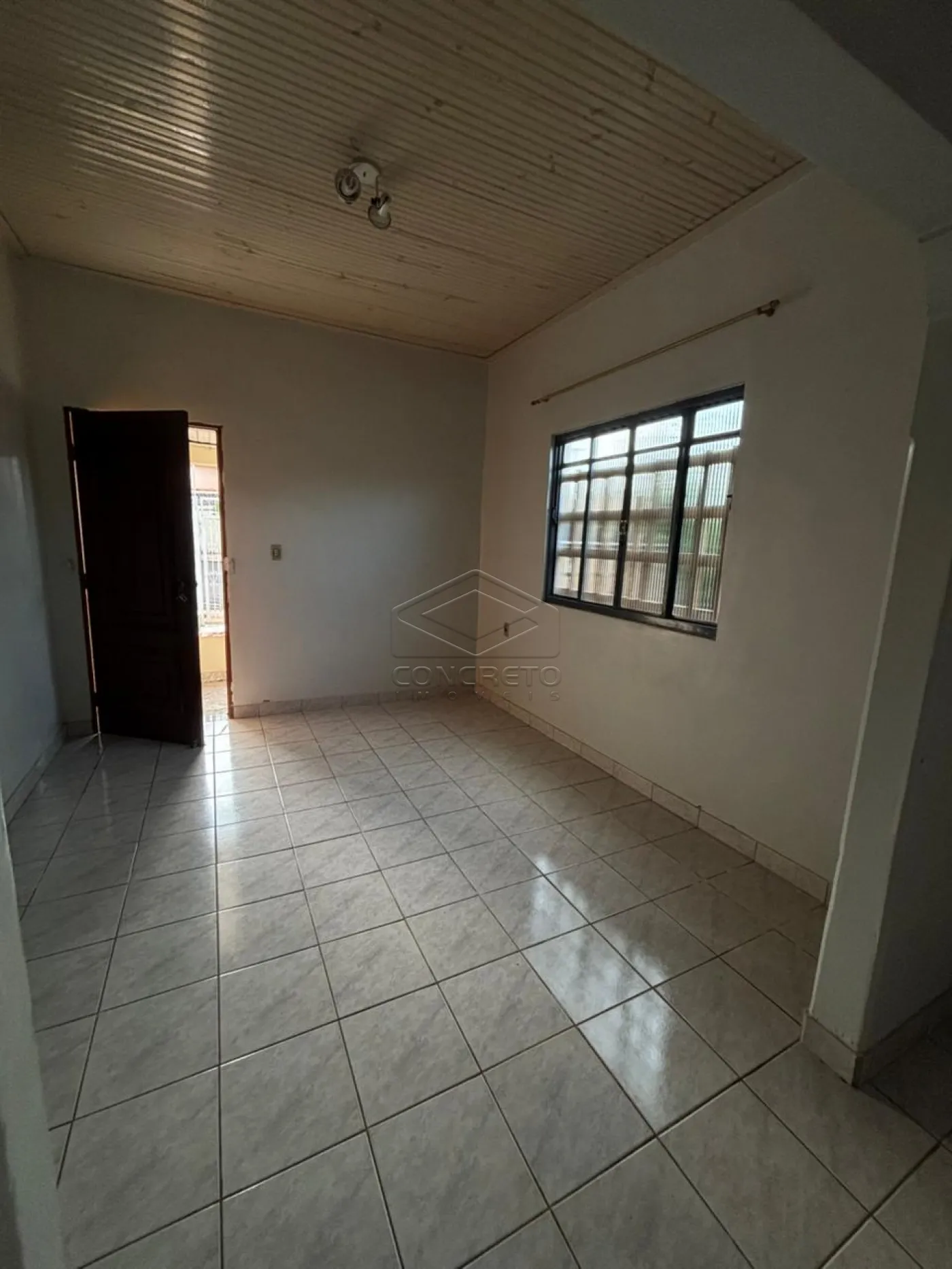Alugar Casa / Resid&ecirc;ncia em Len&ccedil;&oacute;is Paulista R$ 2.000,00 - Foto 5