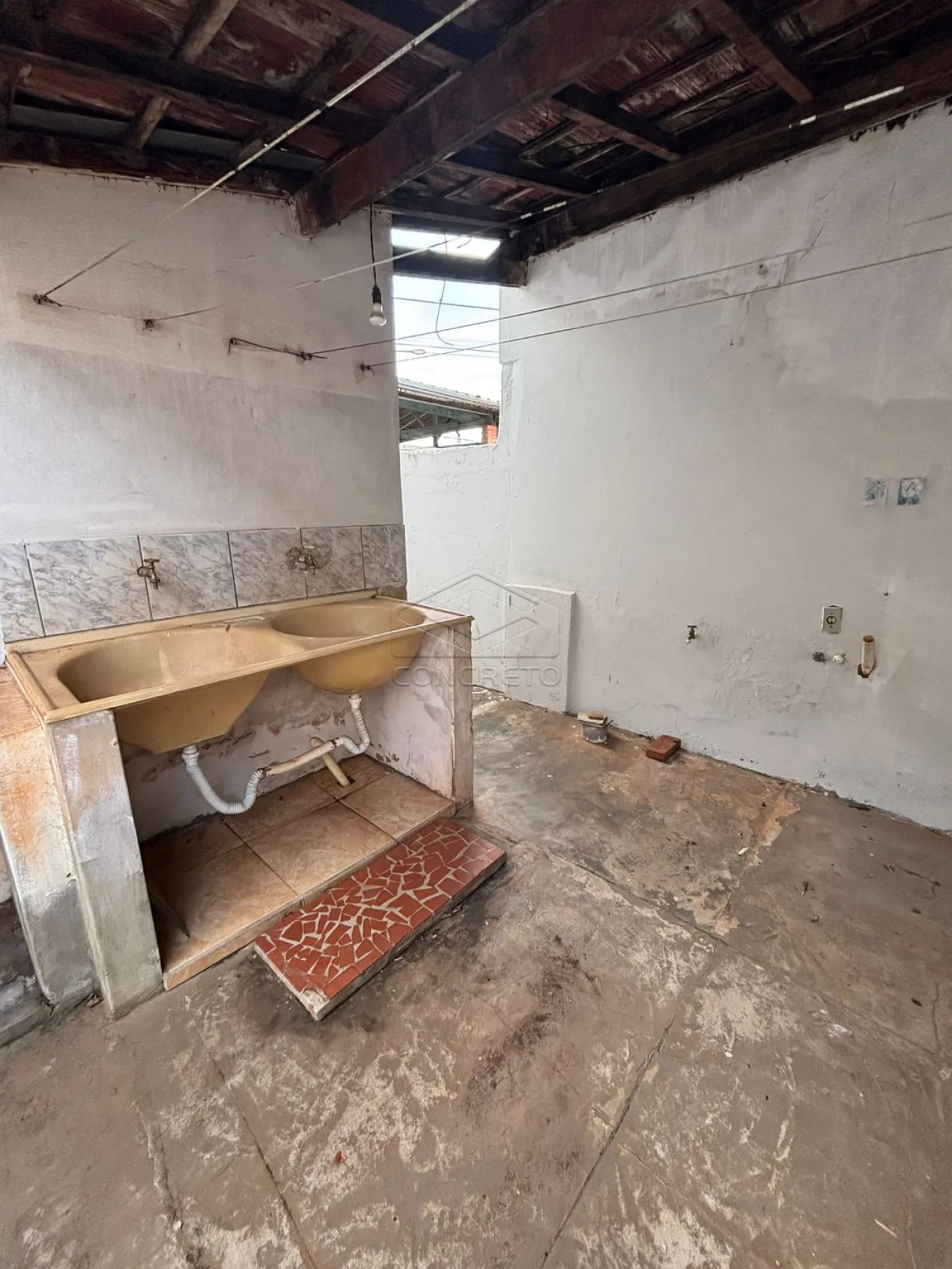 Alugar Casa / Resid&ecirc;ncia em Len&ccedil;&oacute;is Paulista R$ 2.000,00 - Foto 11