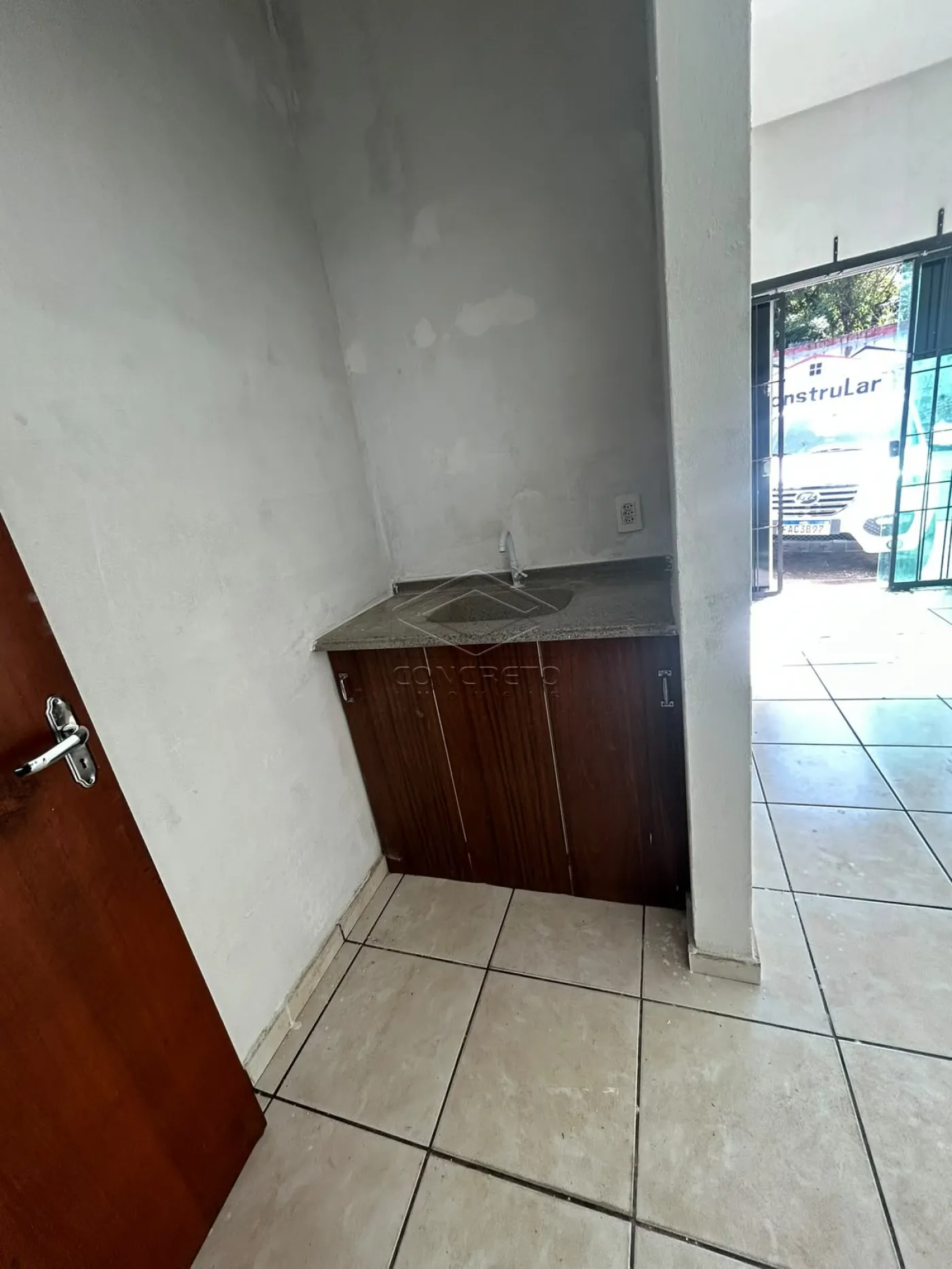Alugar Comercial / Barrac&atilde;o em Len&ccedil;&oacute;is Paulista R$ 3.500,00 - Foto 2