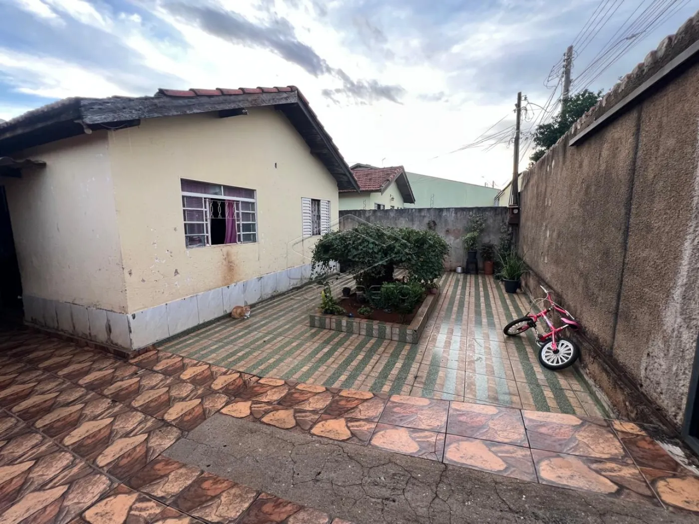 Comprar Casa / Resid&ecirc;ncia em Len&ccedil;&oacute;is Paulista R$ 260.000,00 - Foto 3