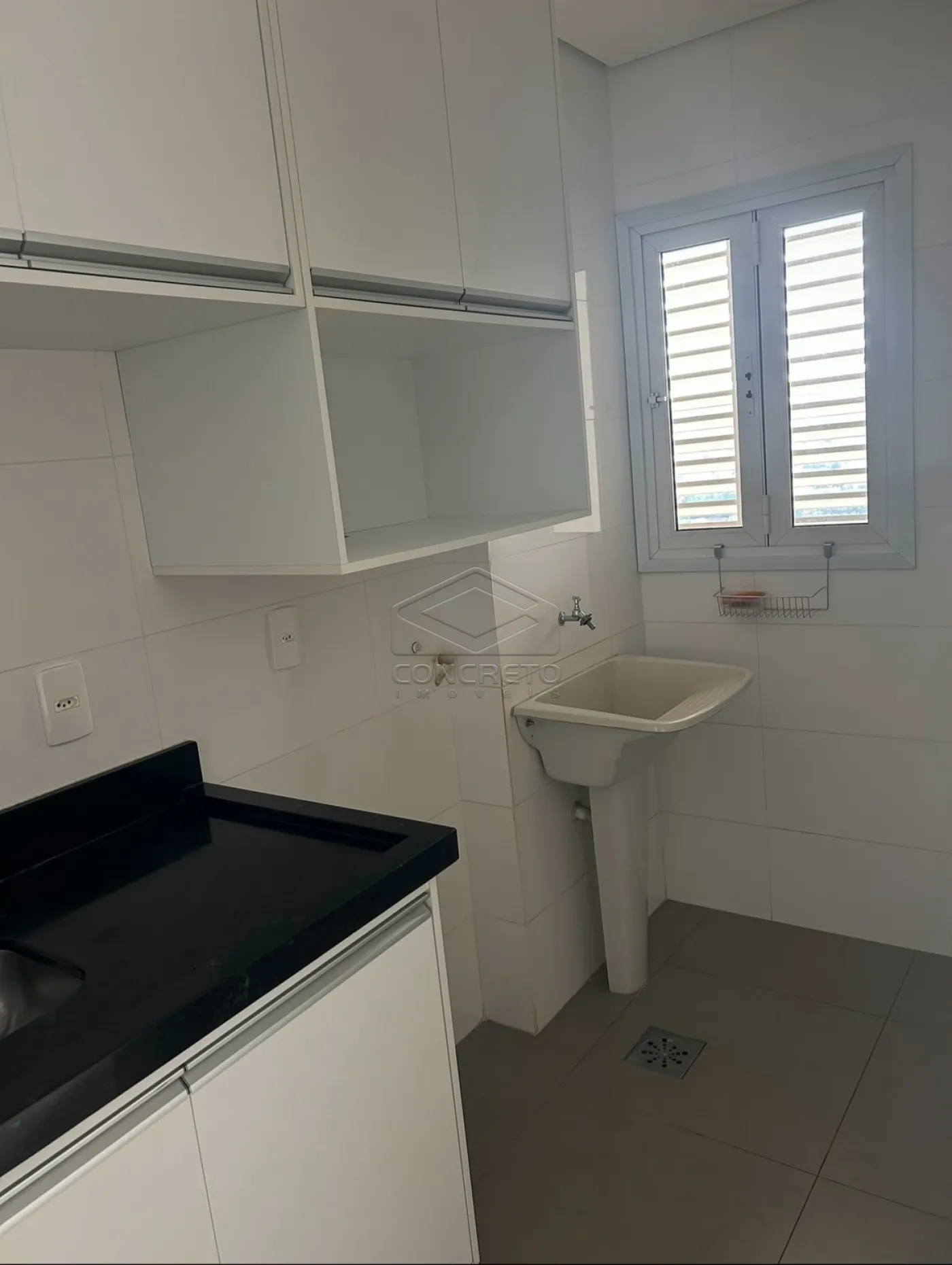 Alugar Apartamento / Mobiliado em Len&ccedil;&oacute;is Paulista R$ 2.800,00 - Foto 1