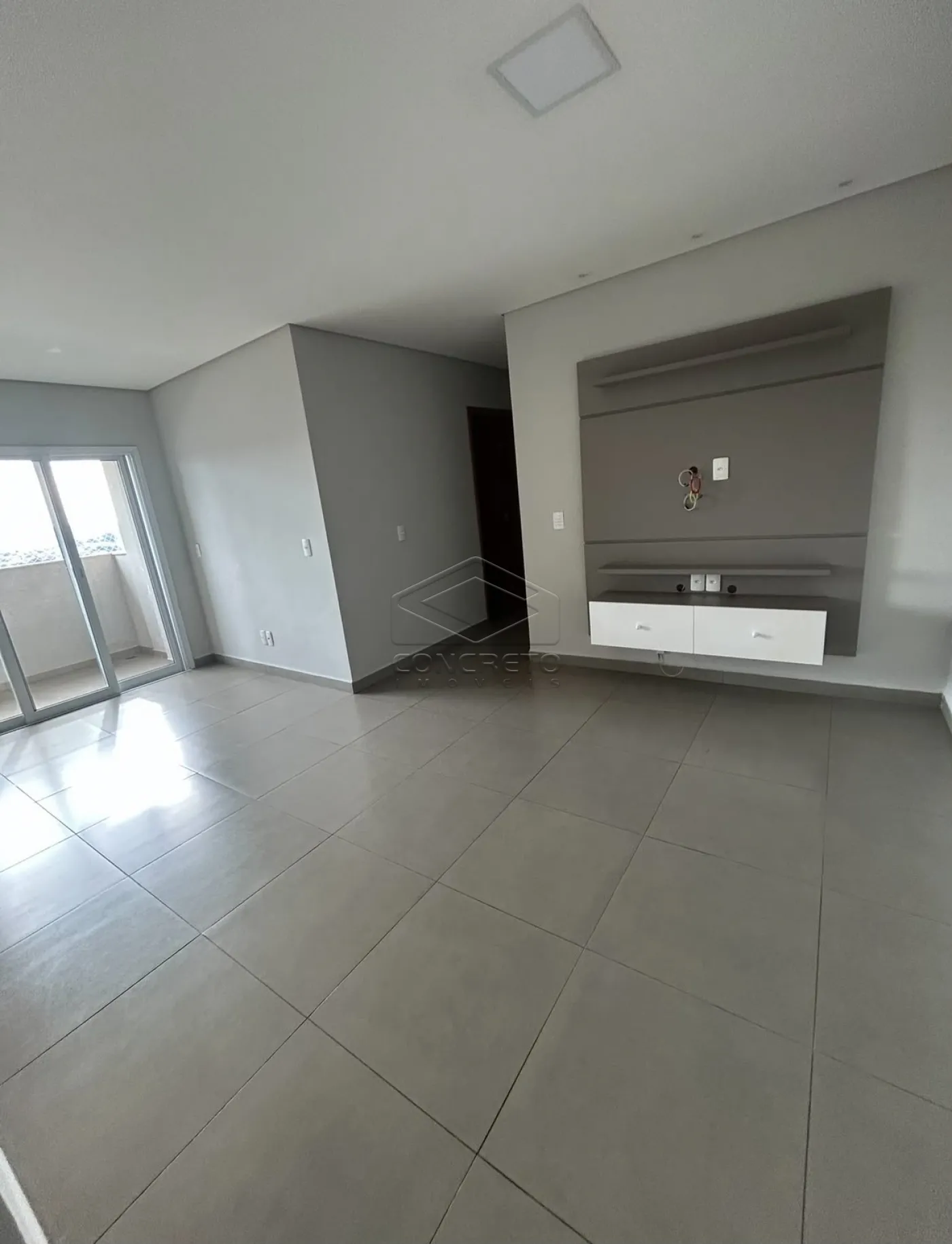 Alugar Apartamento / Mobiliado em Len&ccedil;&oacute;is Paulista R$ 2.800,00 - Foto 3