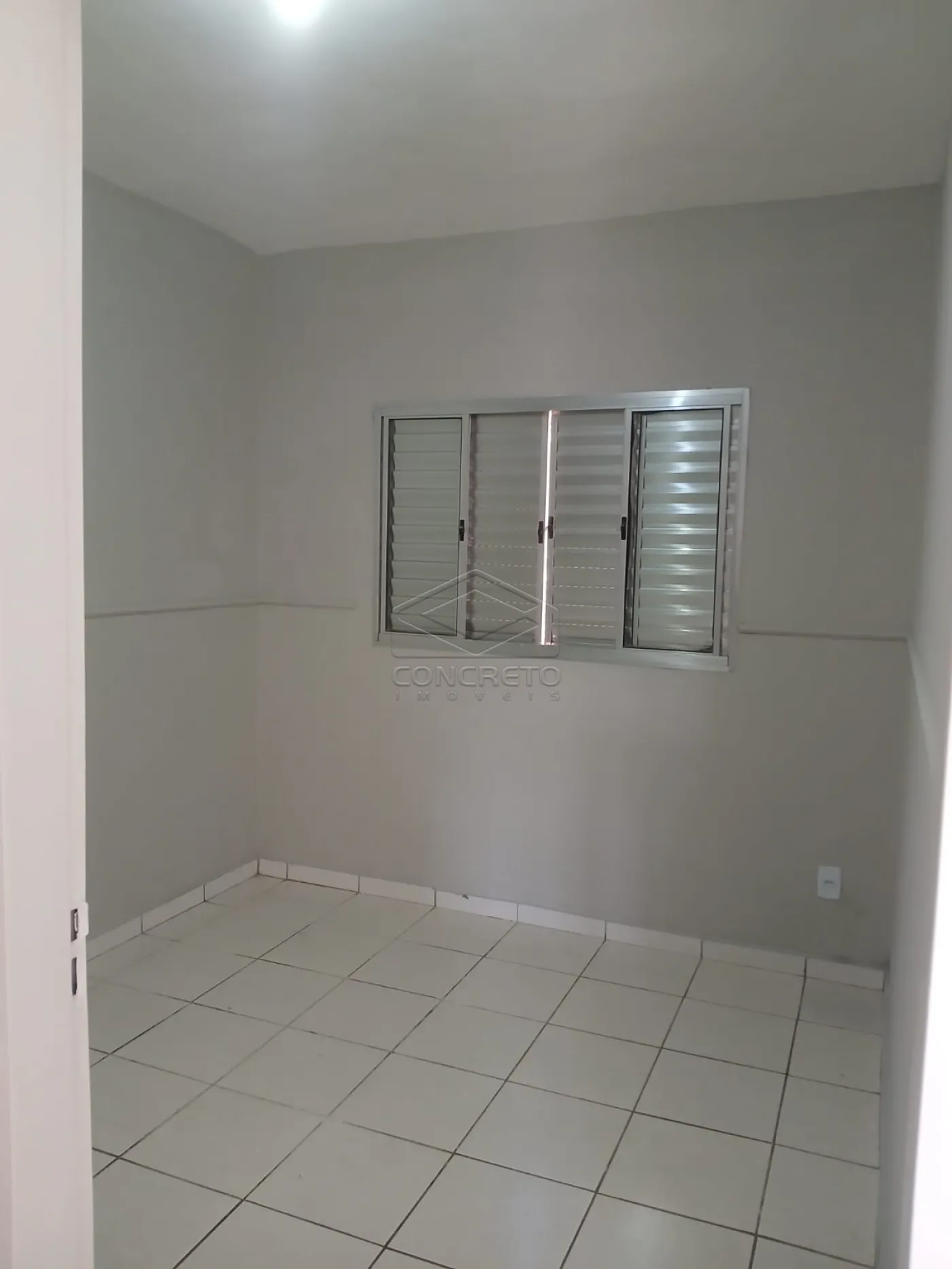Comprar Casa / Padr&atilde;o em Len&ccedil;&oacute;is Paulista R$ 230.000,00 - Foto 2