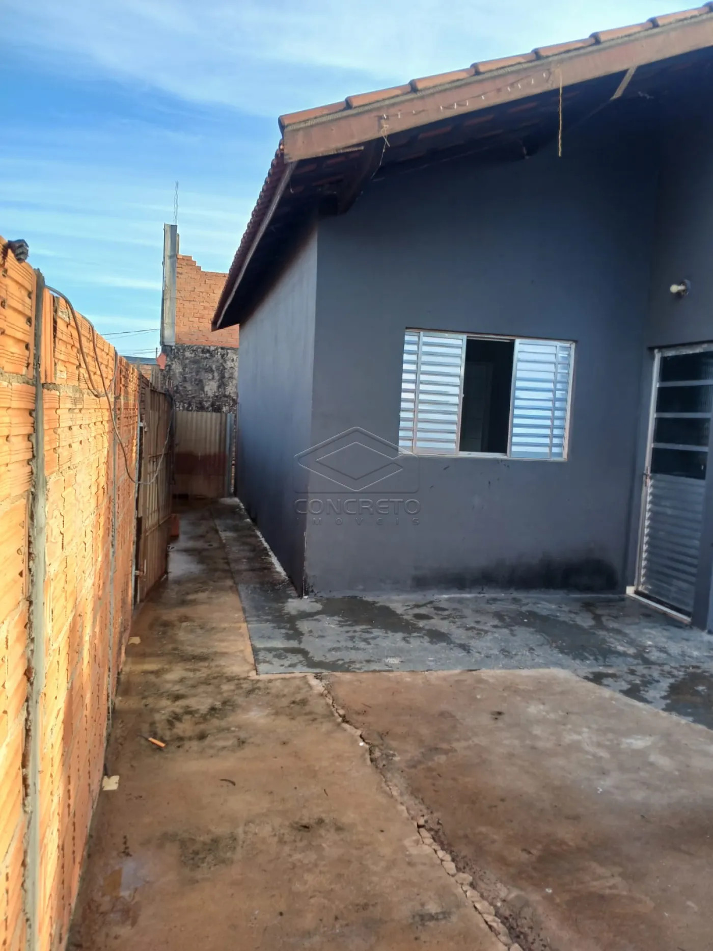 Comprar Casa / Padr&atilde;o em Len&ccedil;&oacute;is Paulista R$ 230.000,00 - Foto 3