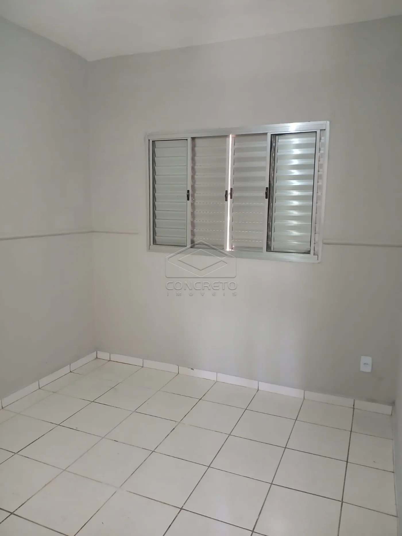 Comprar Casa / Padr&atilde;o em Len&ccedil;&oacute;is Paulista R$ 230.000,00 - Foto 5