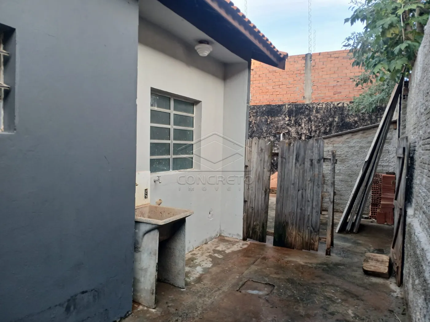 Comprar Casa / Padr&atilde;o em Len&ccedil;&oacute;is Paulista R$ 230.000,00 - Foto 18