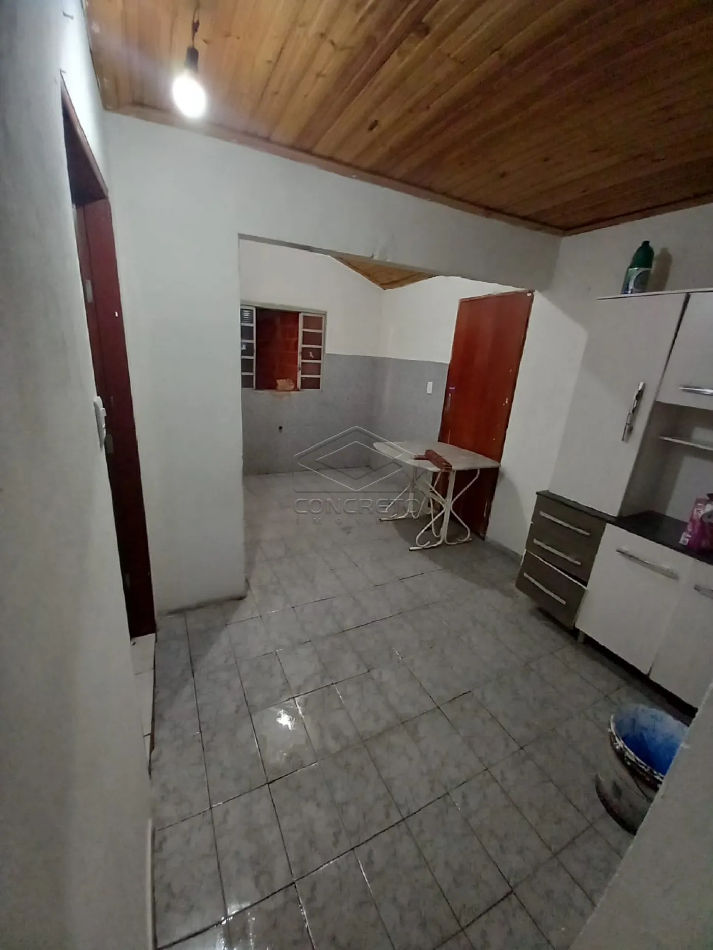Comprar Casa / Resid&ecirc;ncia em Len&ccedil;&oacute;is Paulista R$ 300.000,00 - Foto 1