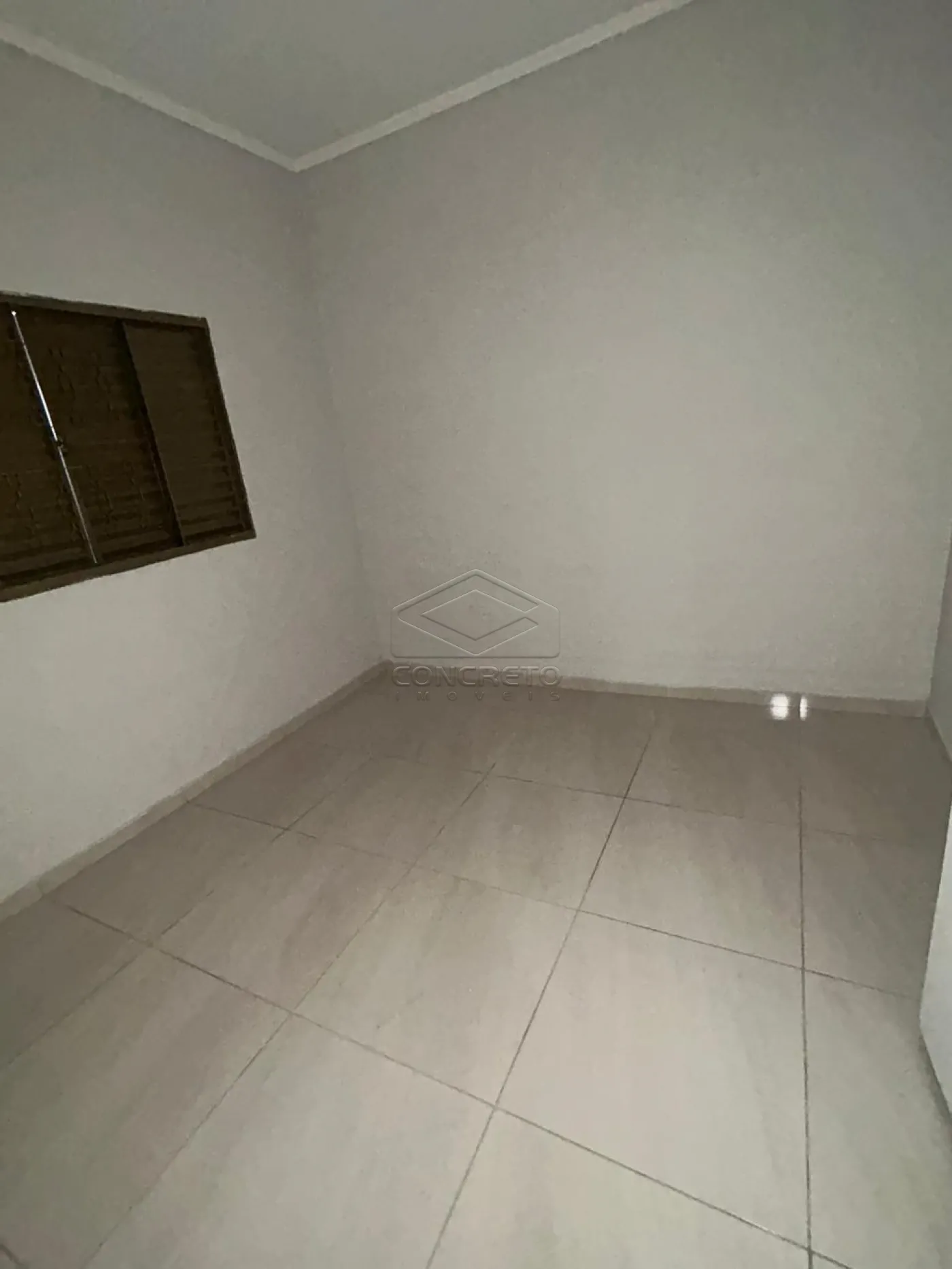 Alugar Casa / Padr&atilde;o em Len&ccedil;&oacute;is Paulista R$ 2.000,00 - Foto 4