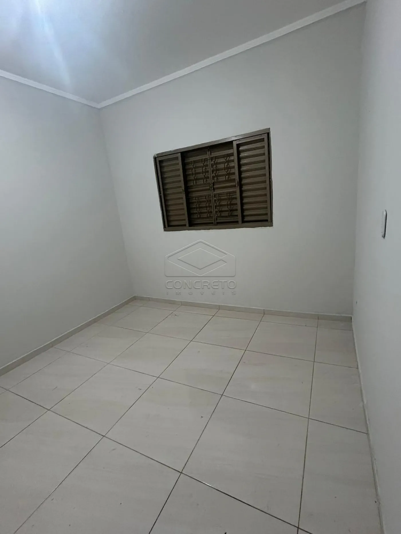 Alugar Casa / Padr&atilde;o em Len&ccedil;&oacute;is Paulista R$ 2.000,00 - Foto 5